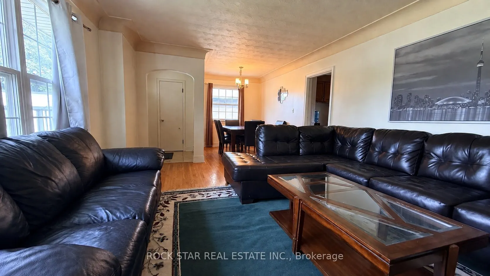 12 Roseland Avenue
