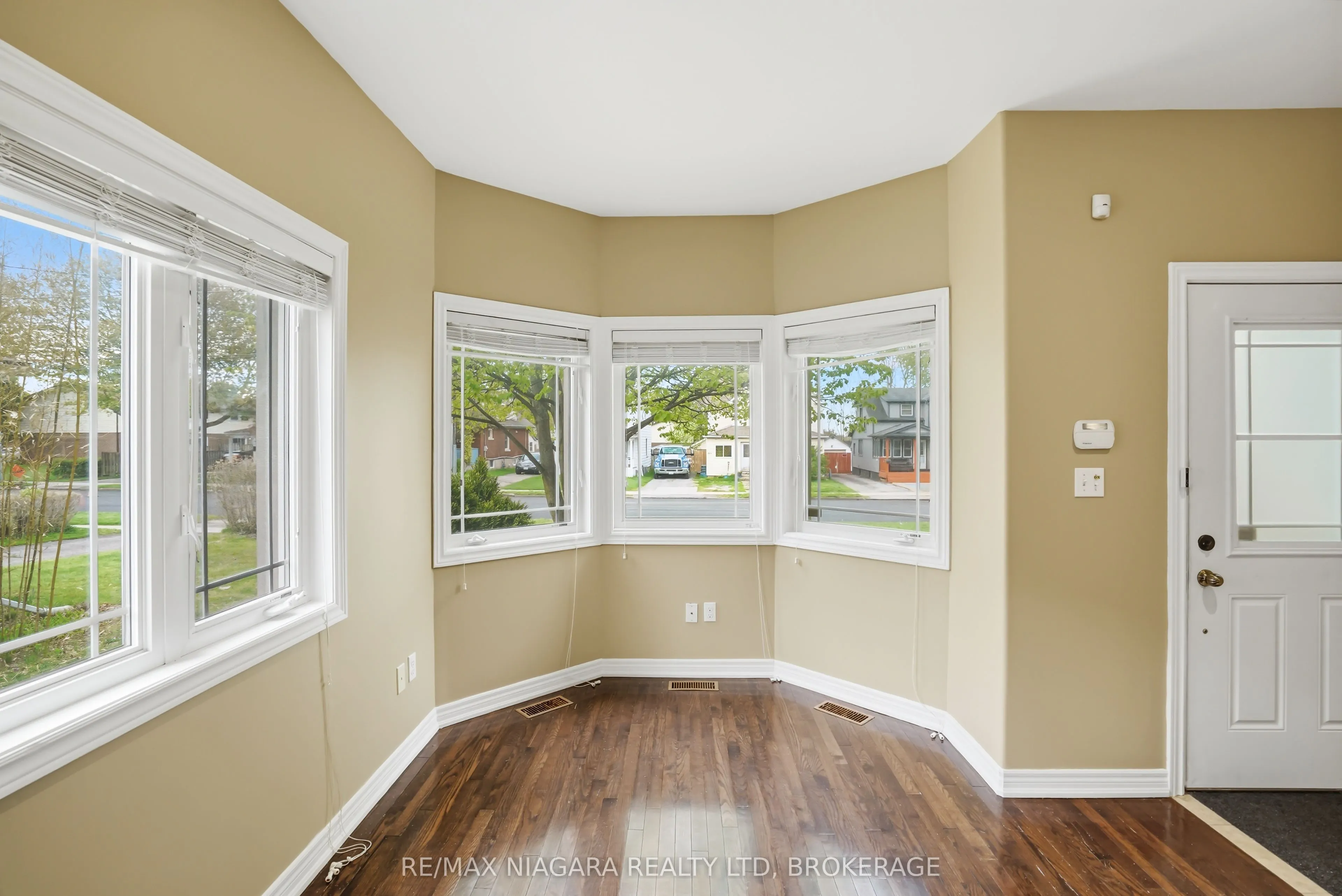 6045 Dunn Street #106