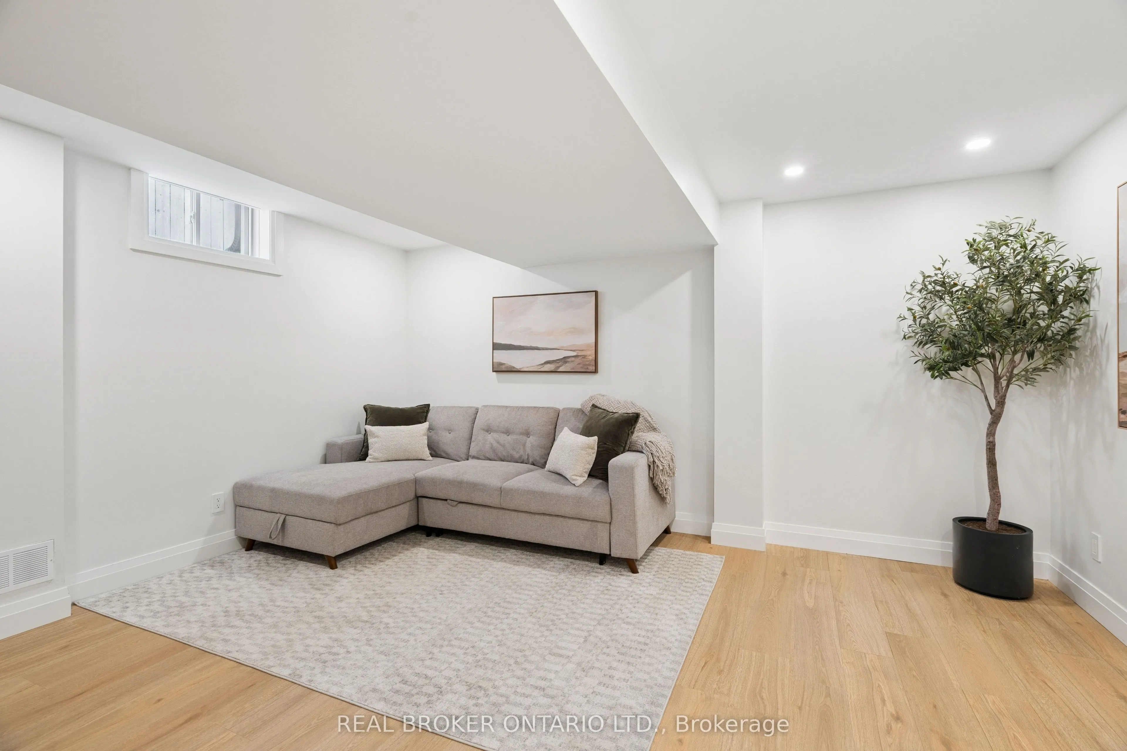 184 Dunbar Street