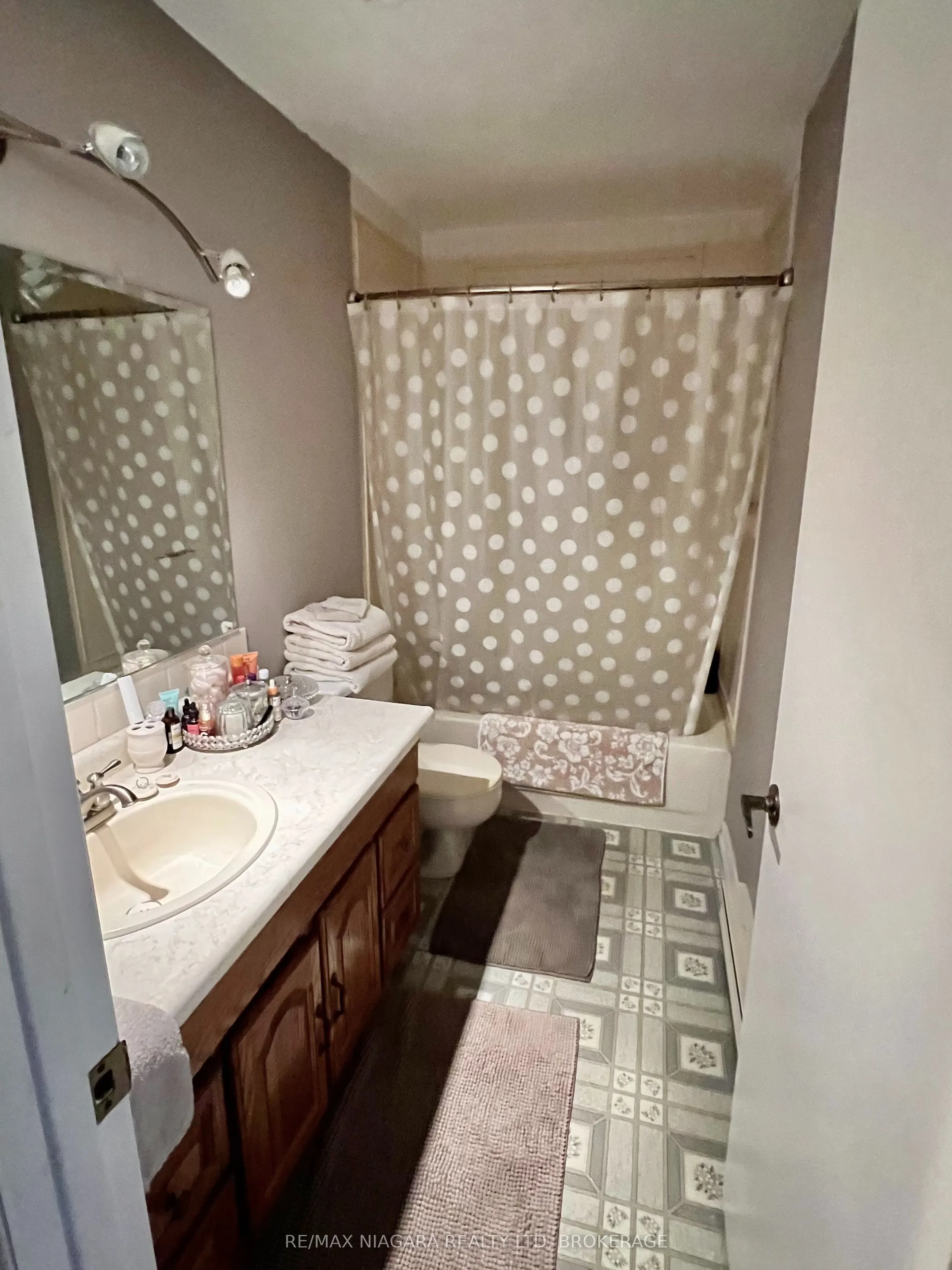 8646 Willoughby Drive #2