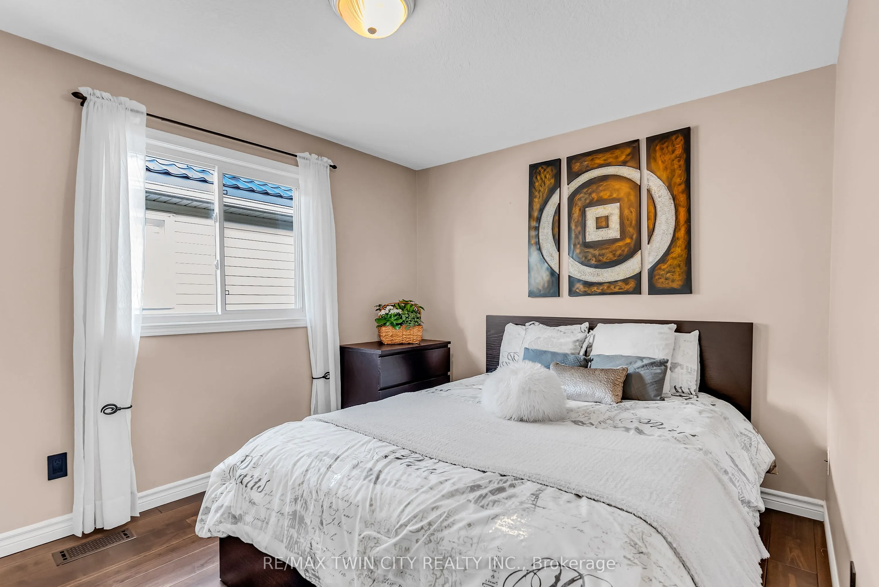 193 Mountain Laurel Crescent