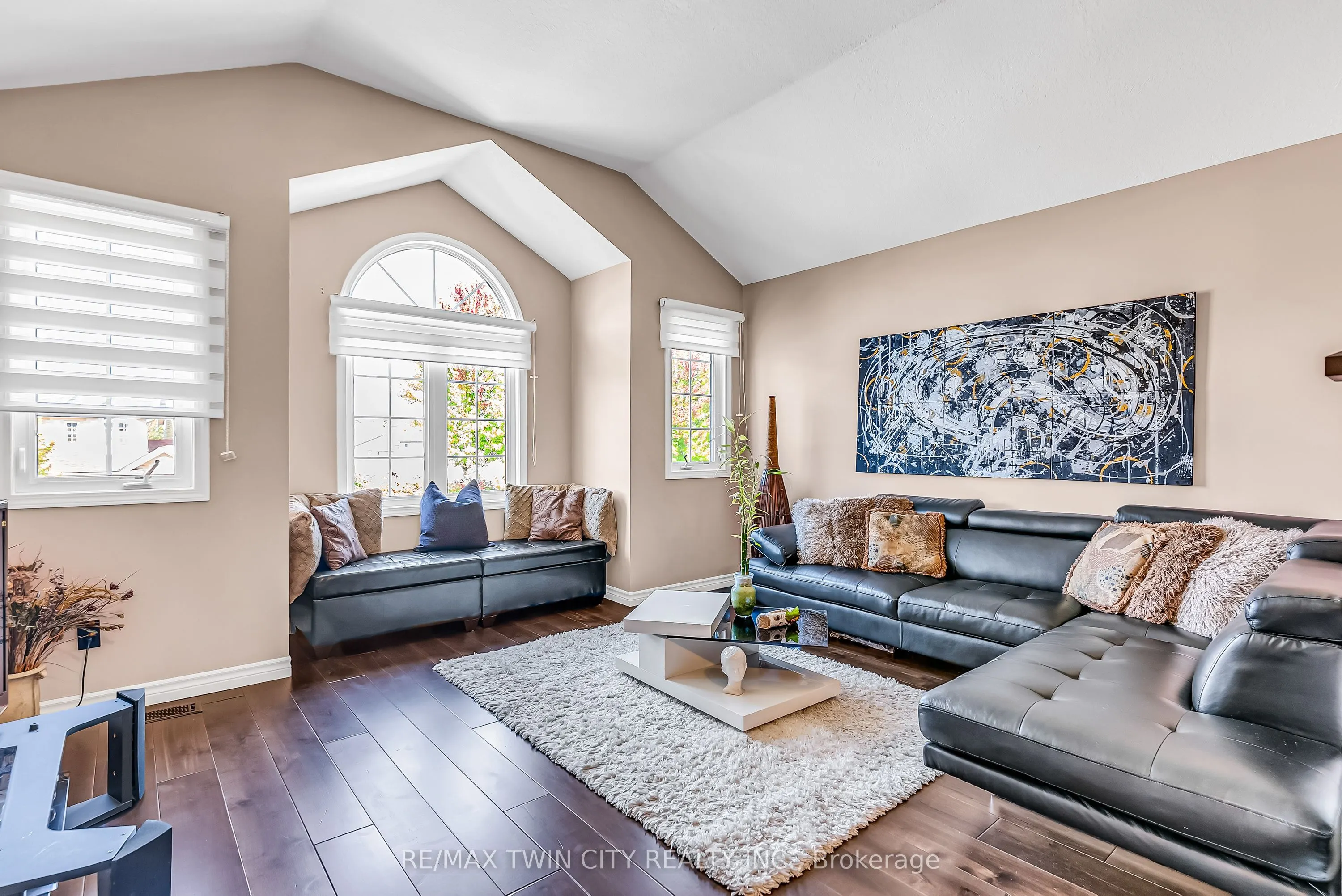 193 Mountain Laurel Crescent