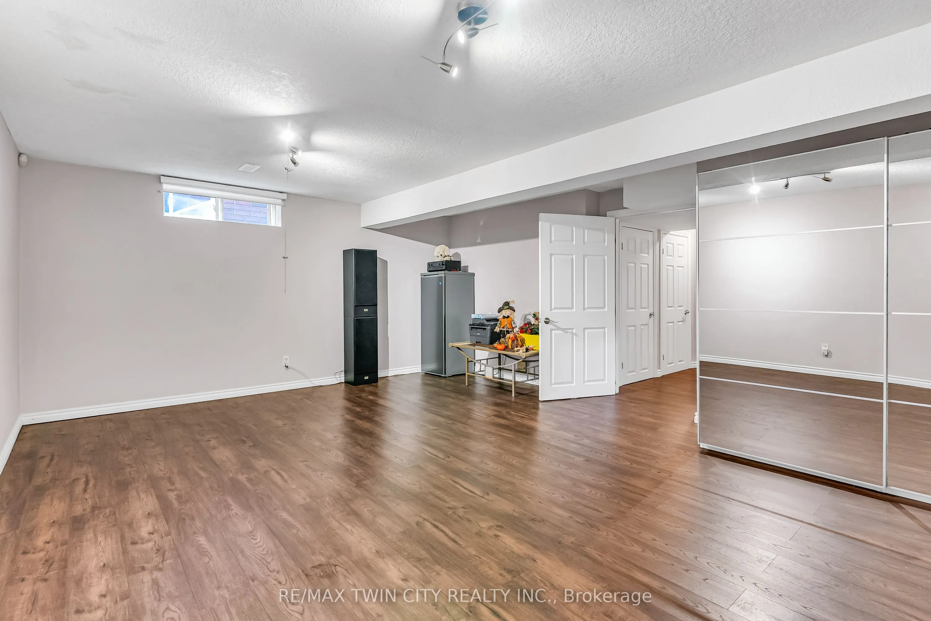 193 Mountain Laurel Crescent