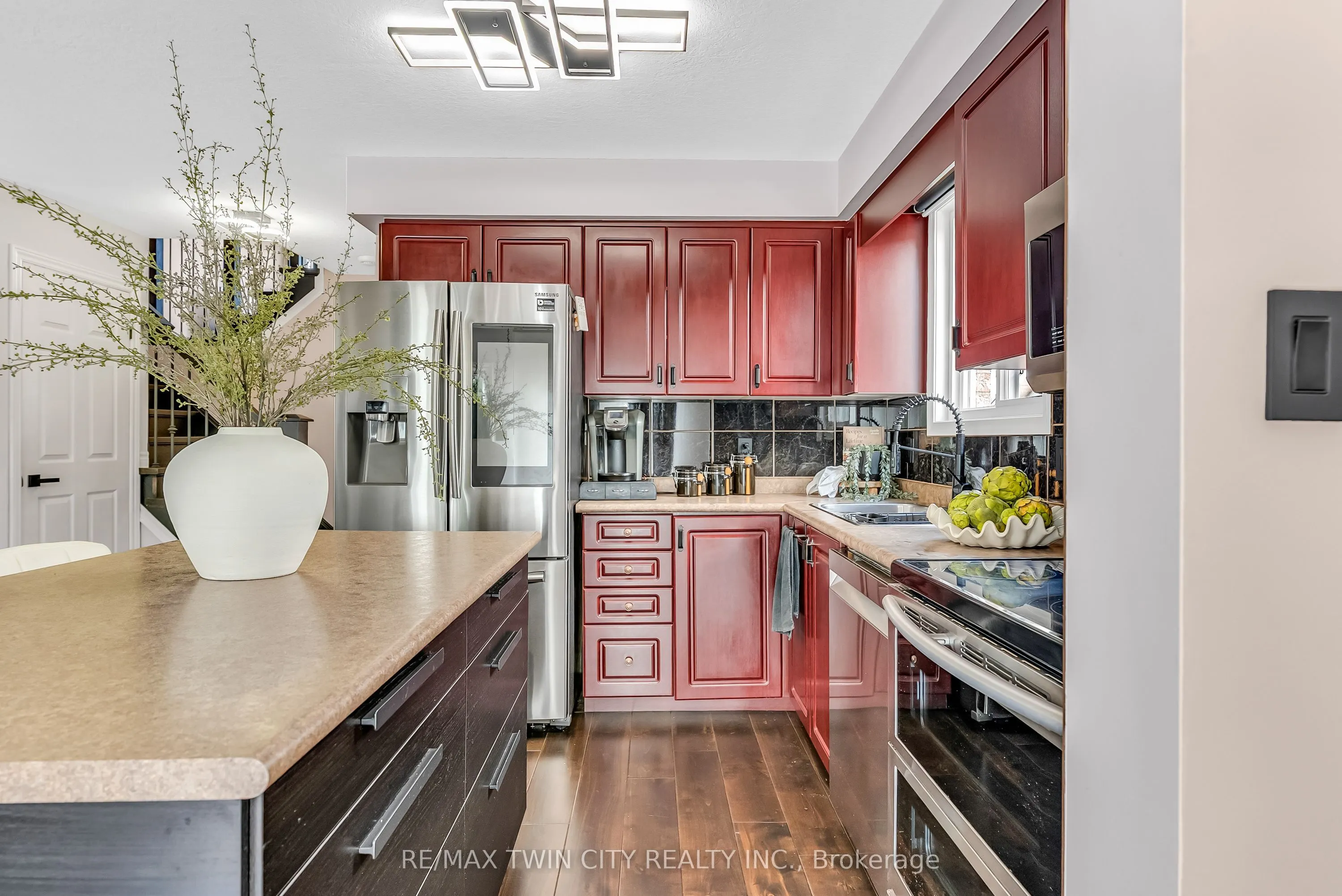 193 Mountain Laurel Crescent