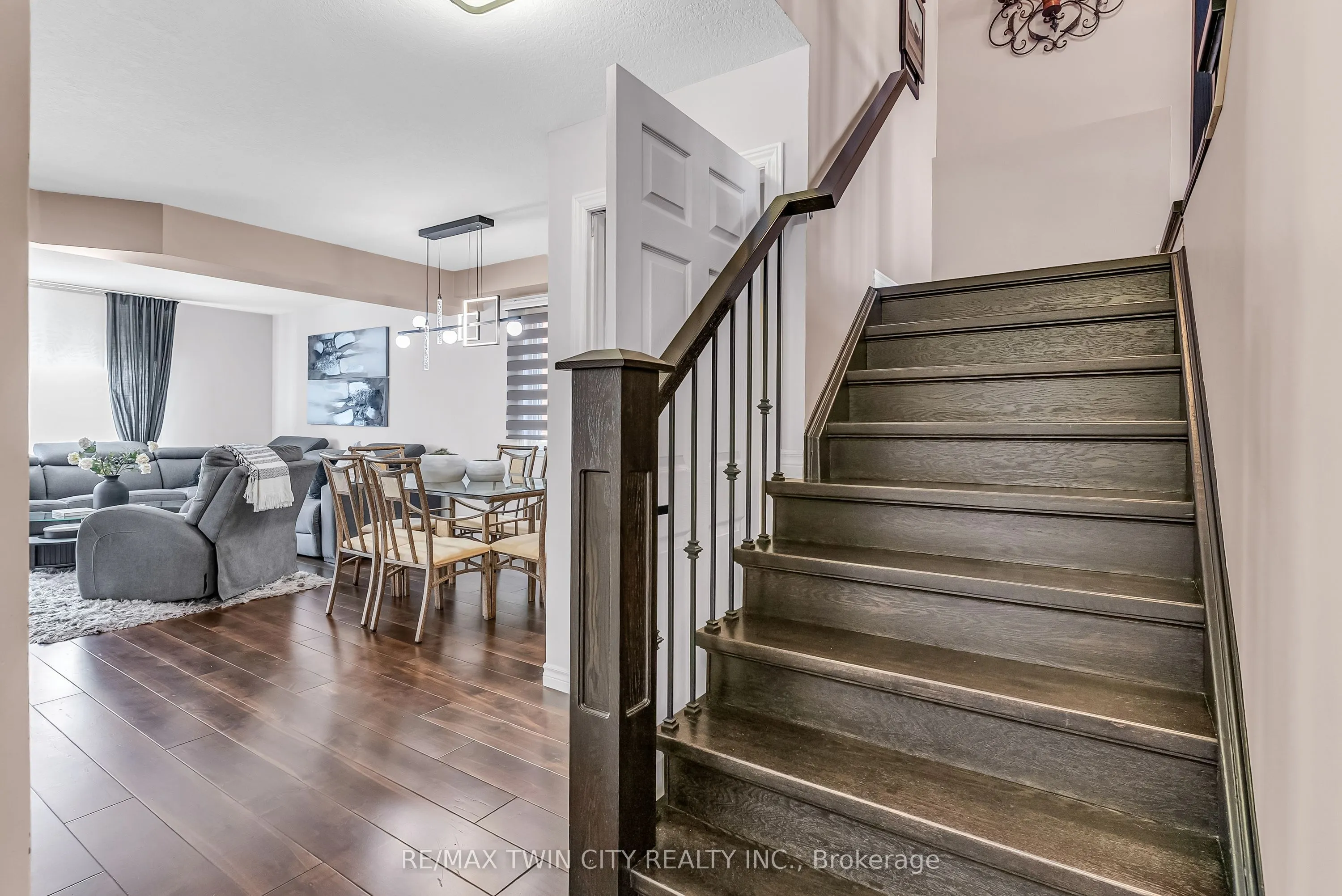 193 Mountain Laurel Crescent