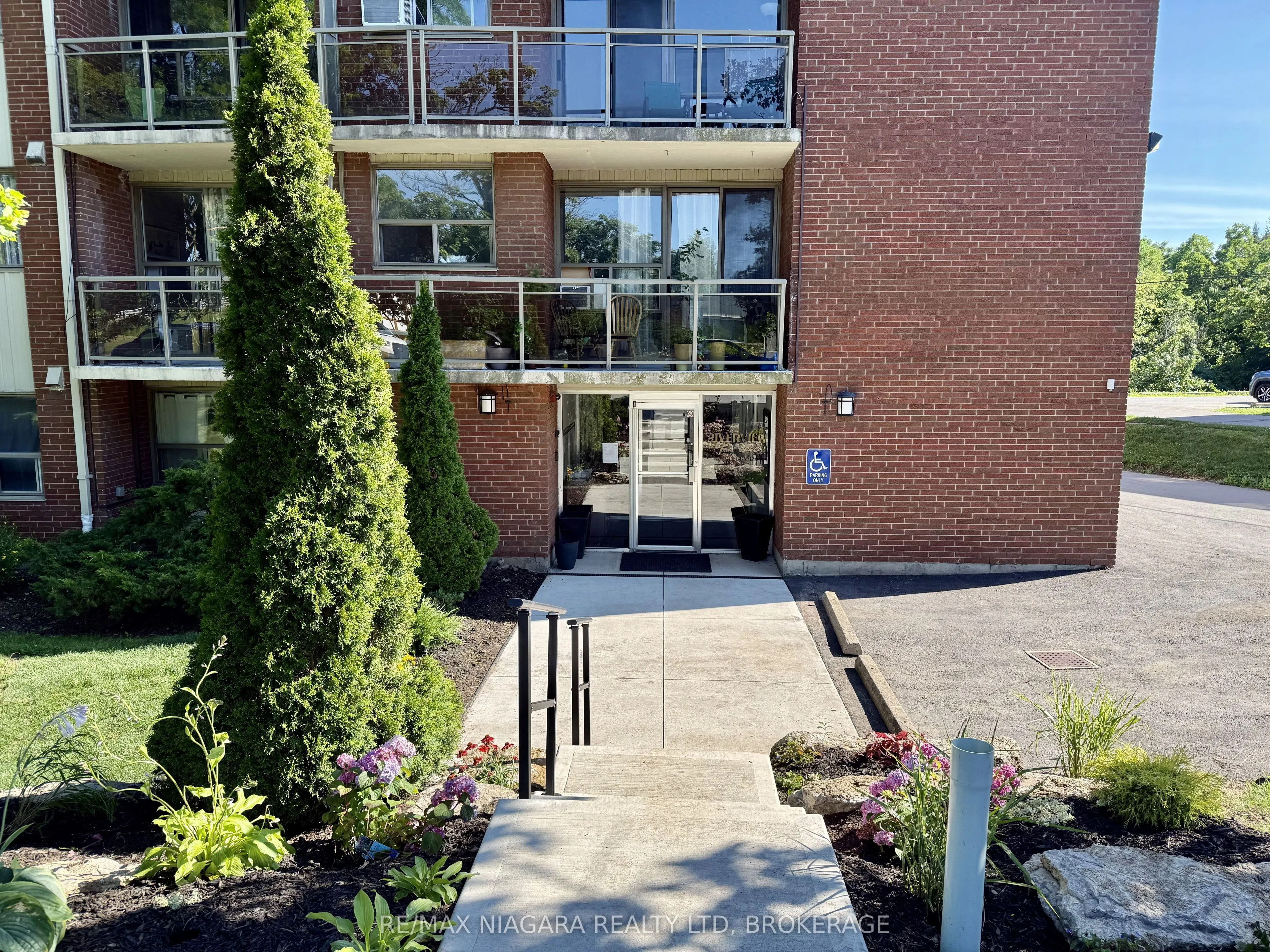 7 Riverview Boulevard #102