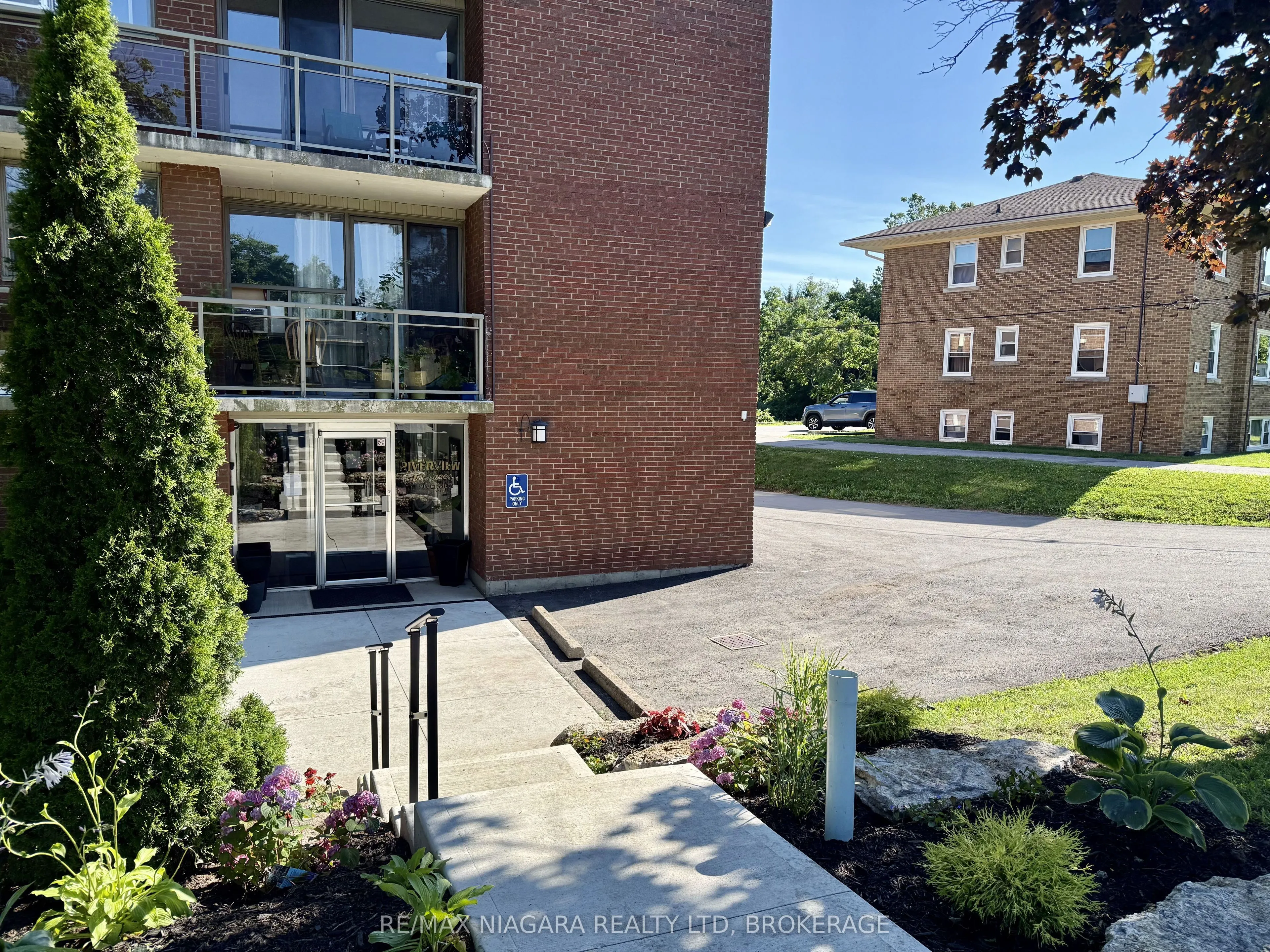 7 Riverview Boulevard #102