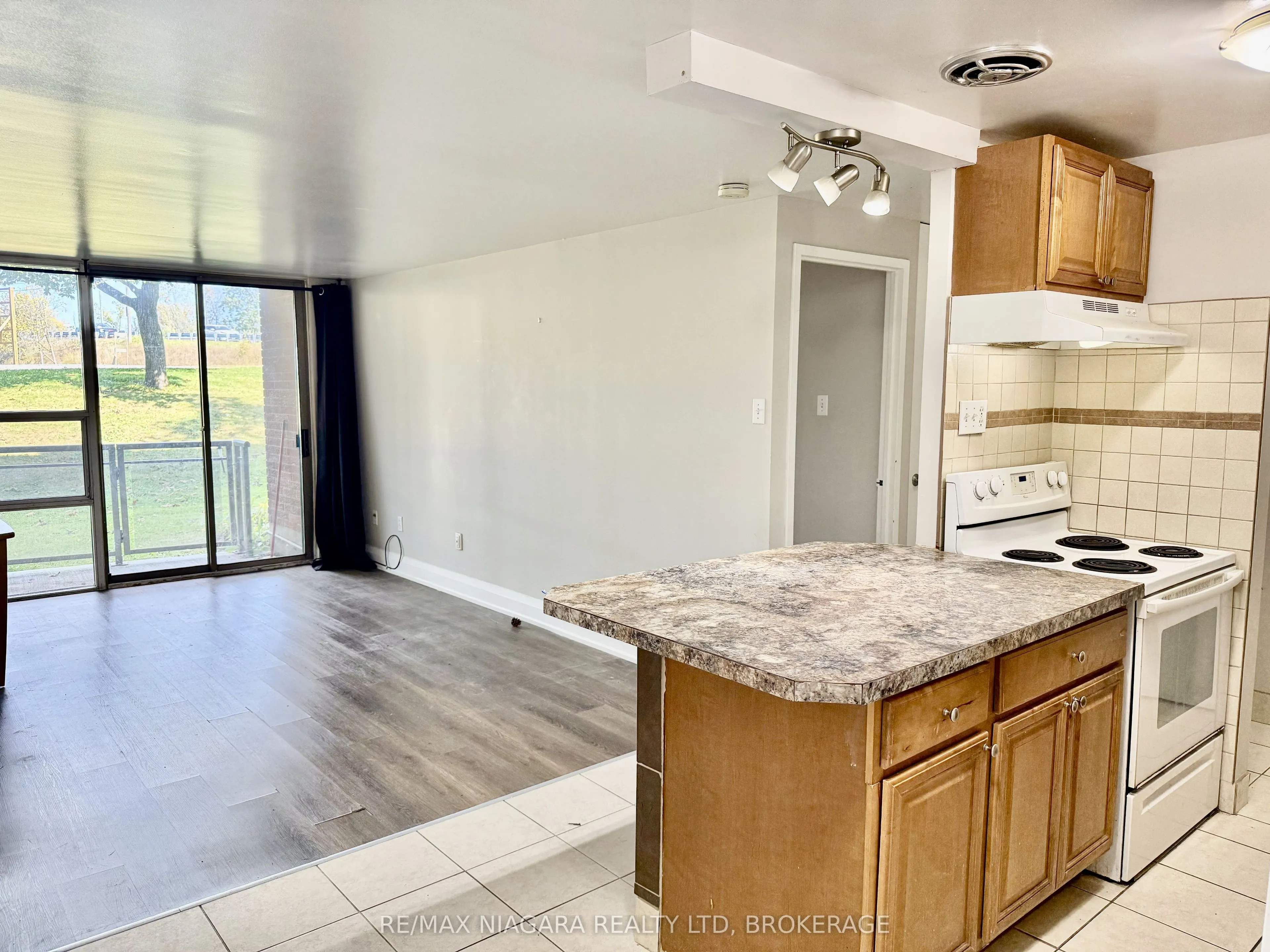 7 Riverview Boulevard #102