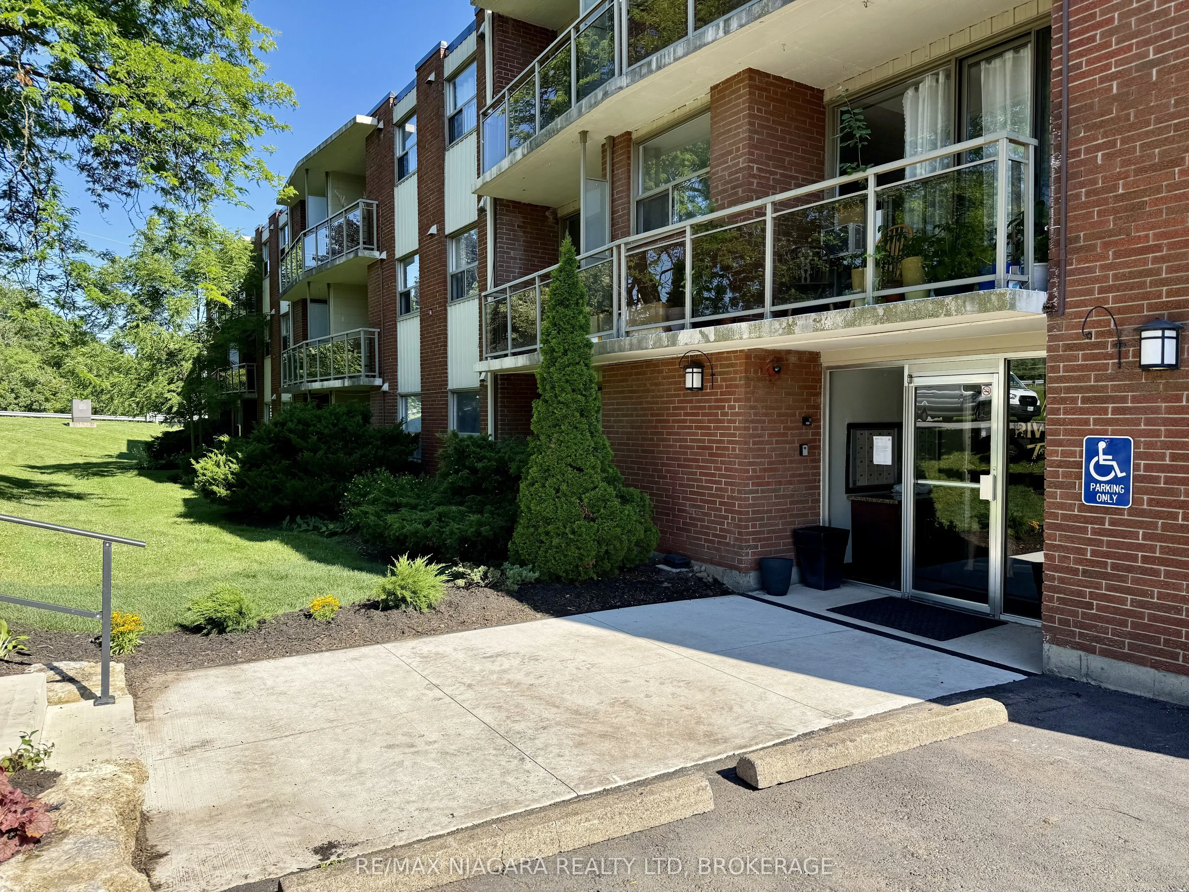 7 Riverview Boulevard #102