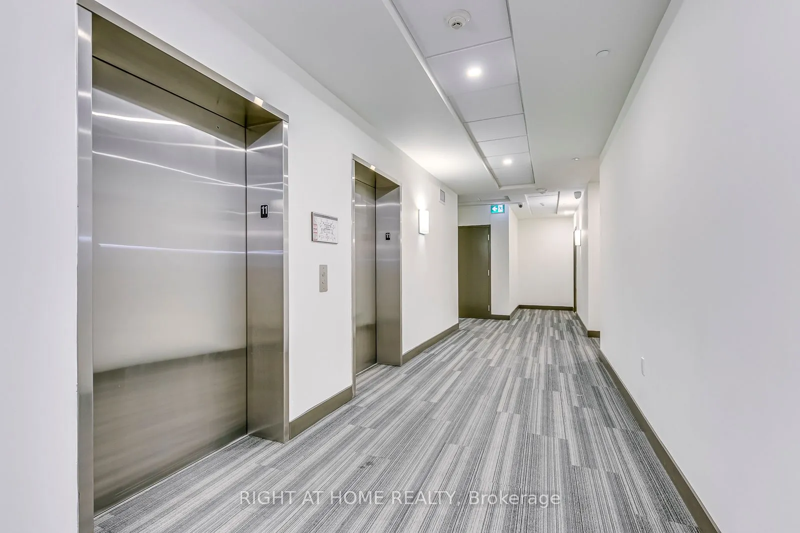100 GARMENT Street #1102