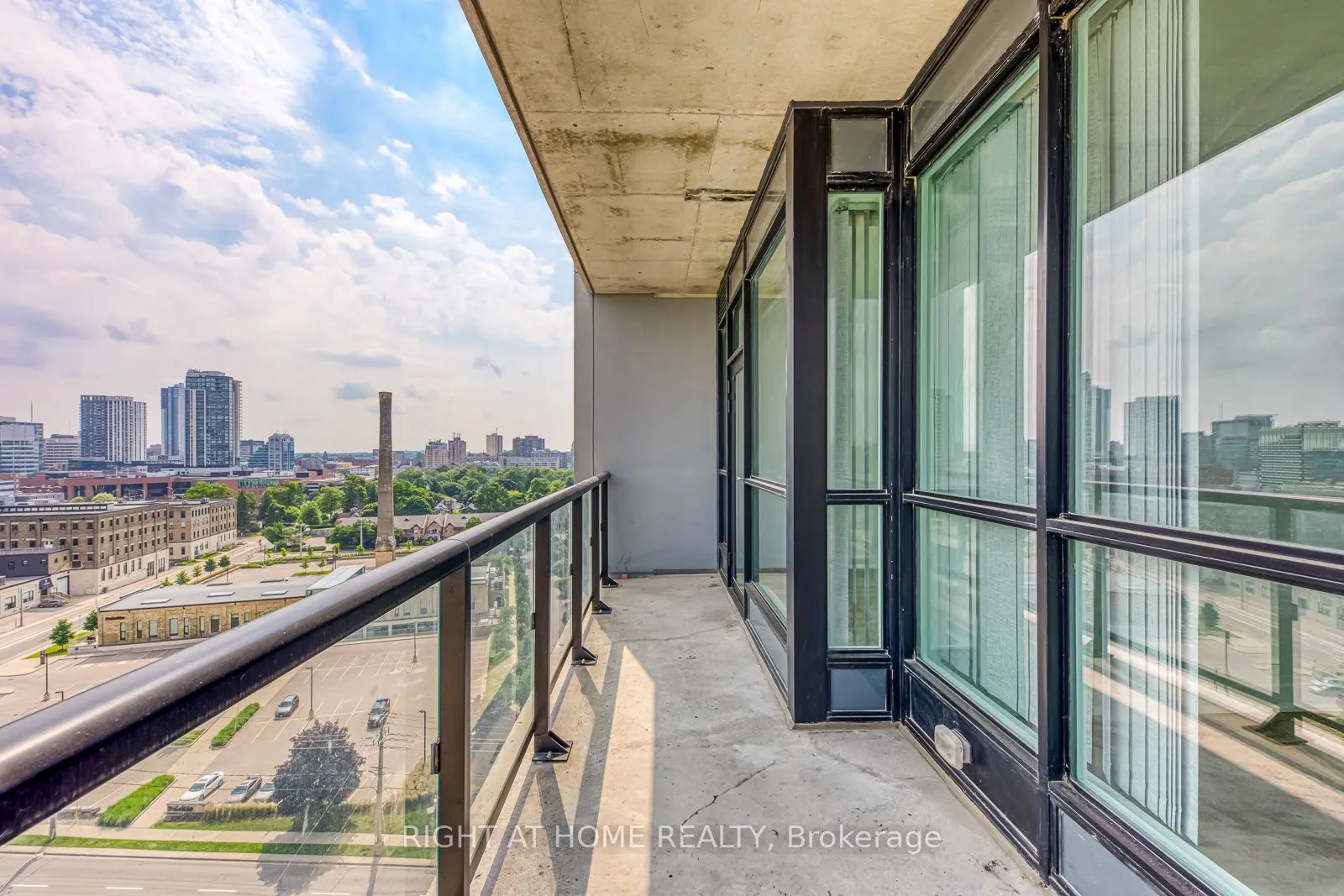 100 GARMENT Street #1102