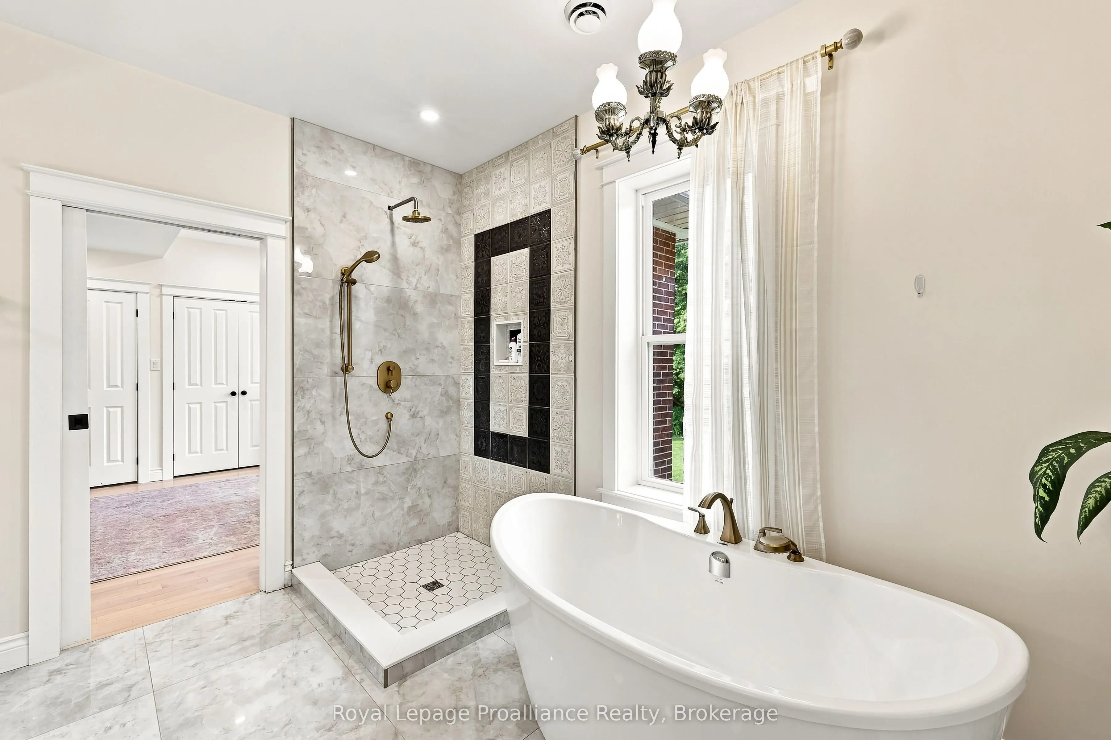 1376 Queensborough Road