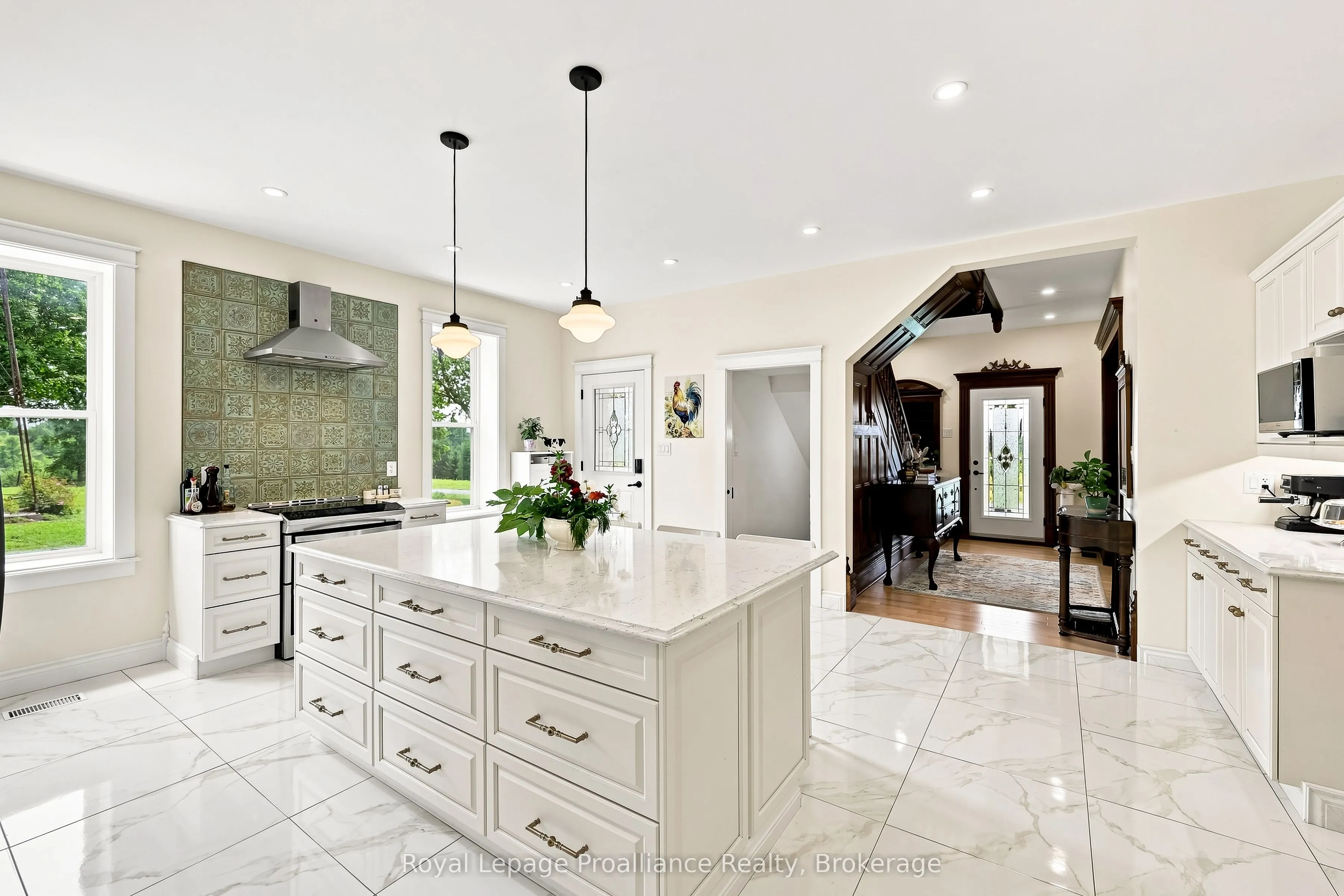 1376 Queensborough Road