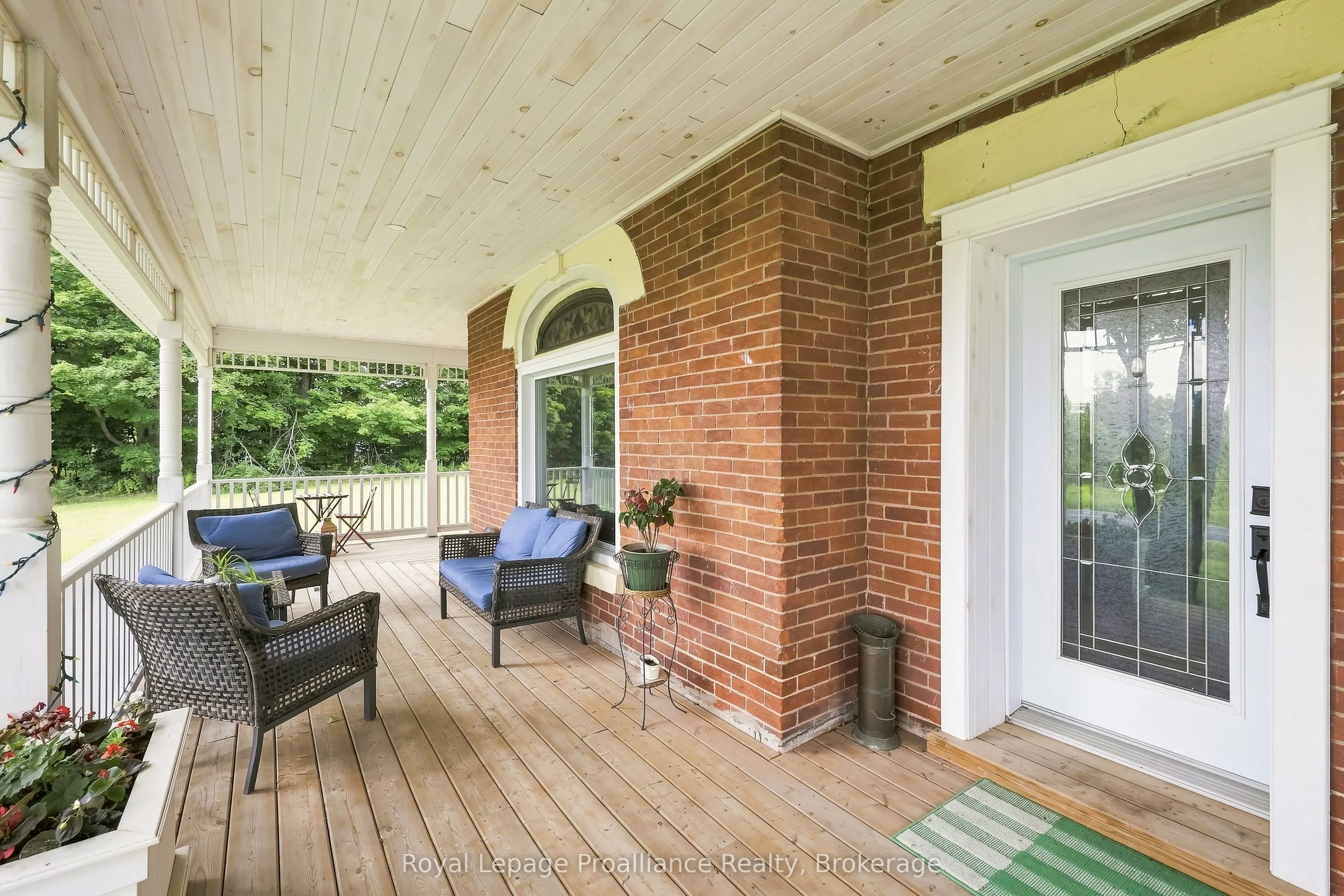 1376 Queensborough Road
