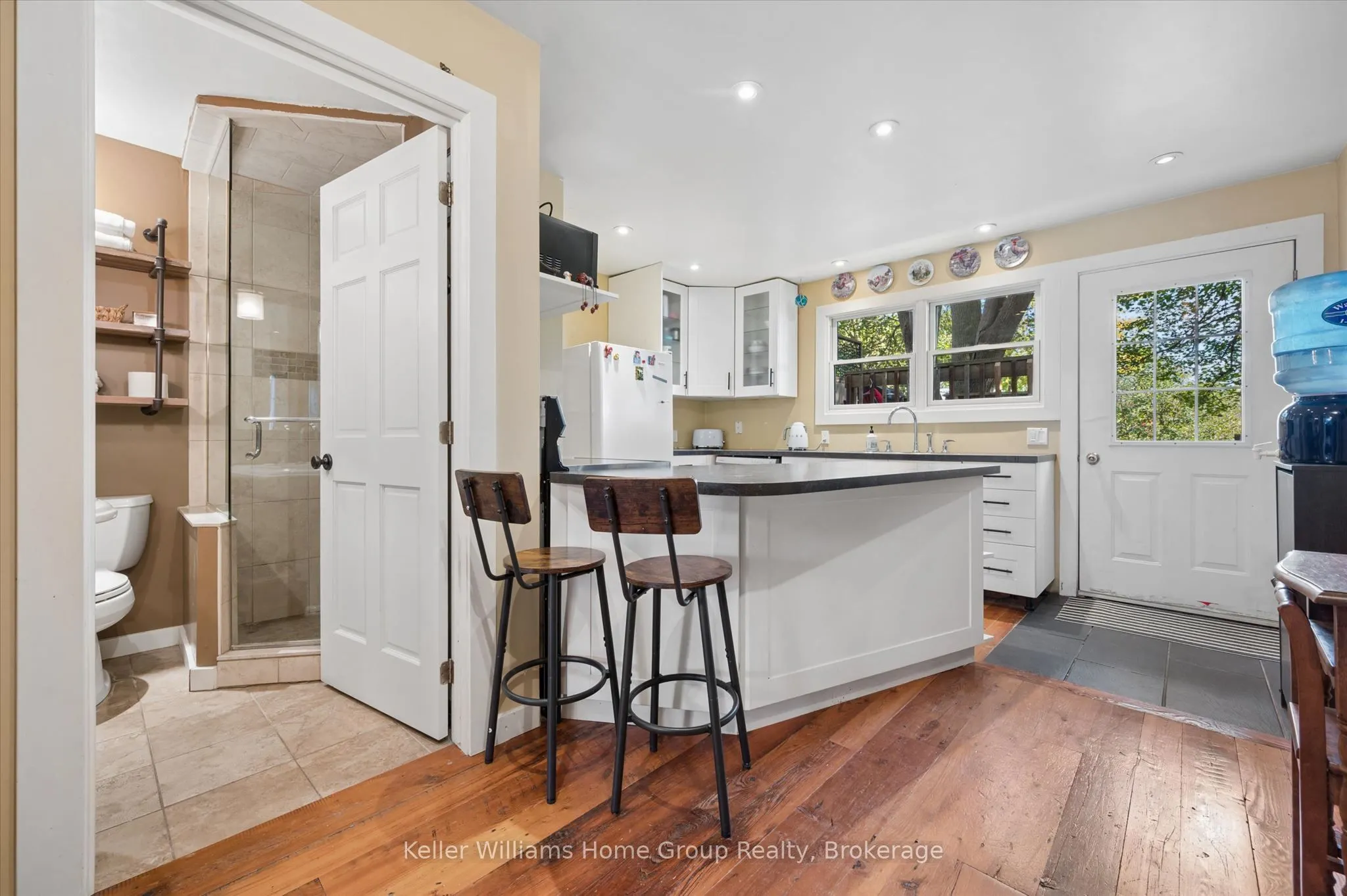 452 St Andrew Street W