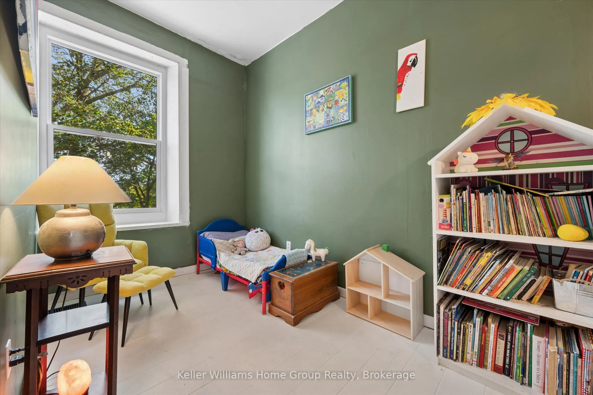 452 St Andrew Street W
