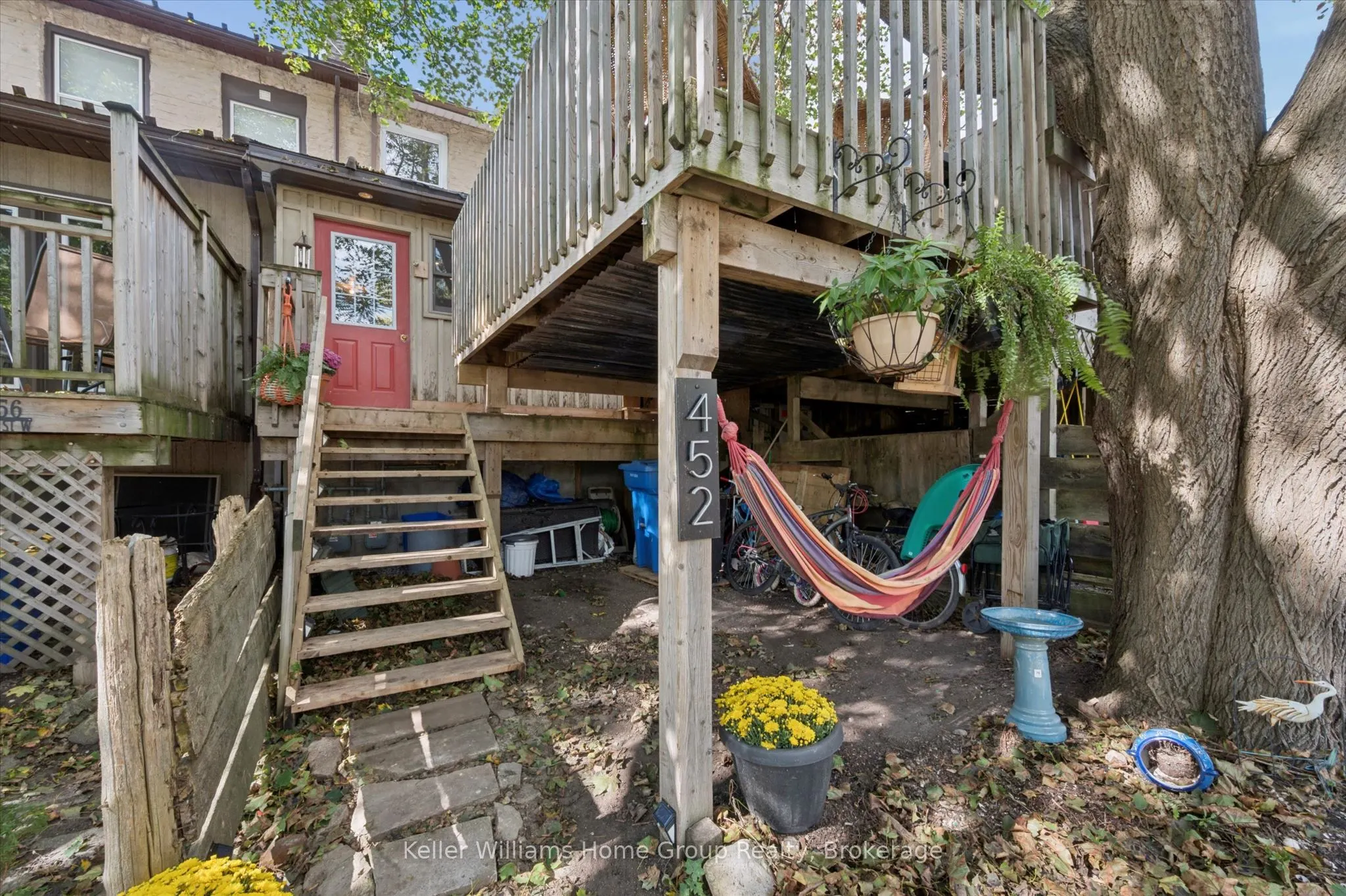 452 St Andrew Street W