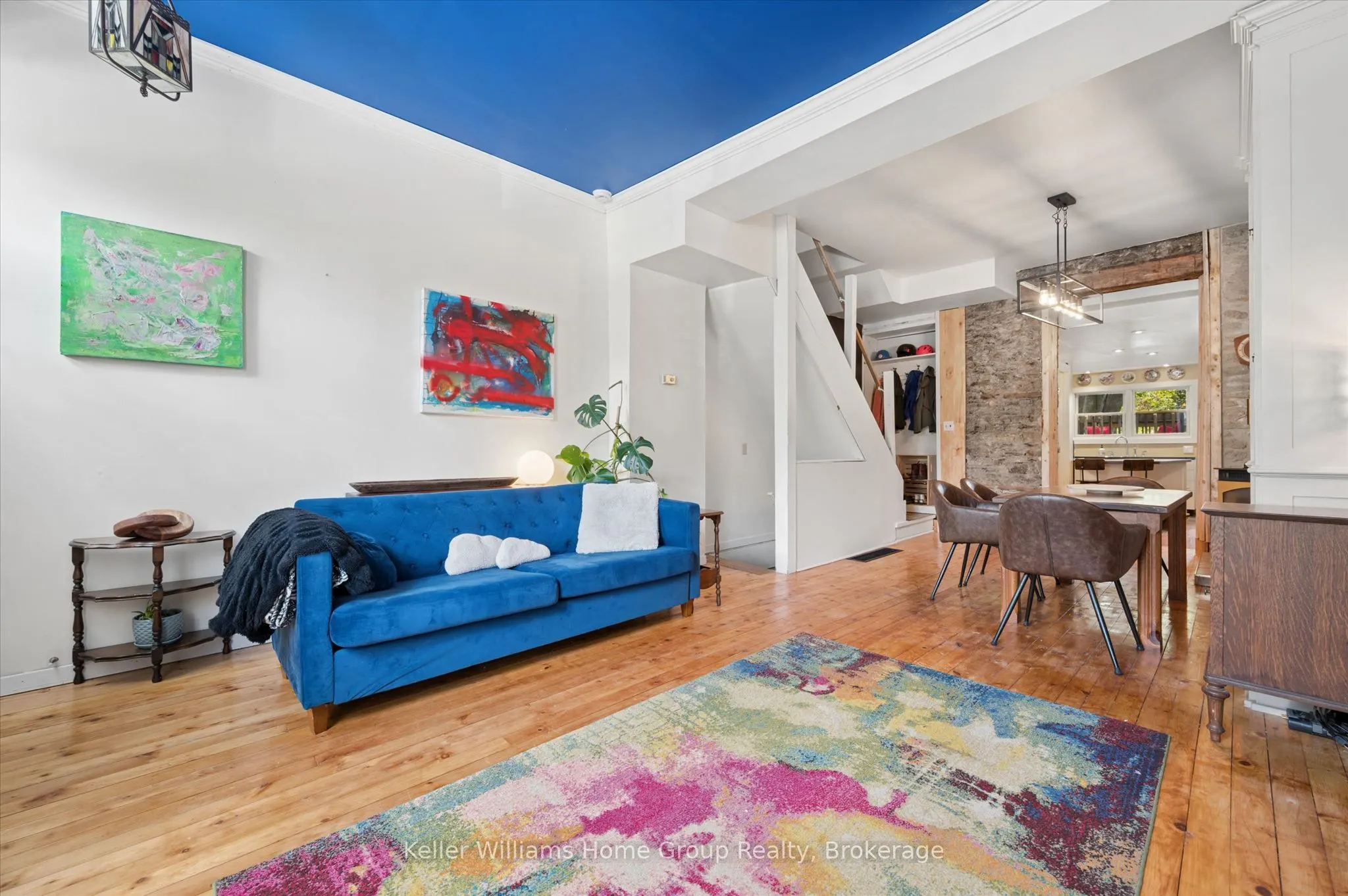 452 St Andrew Street W