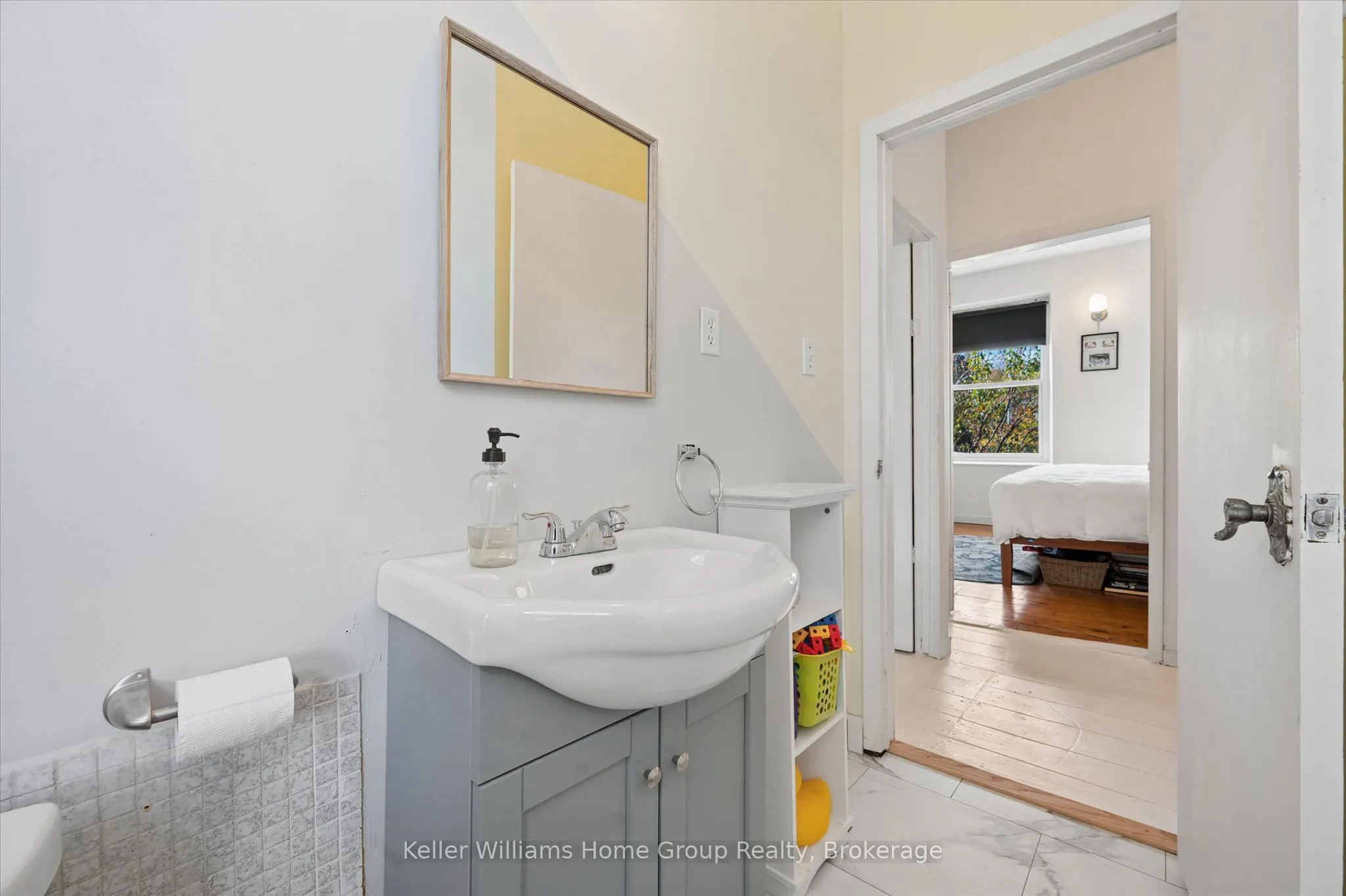 452 St Andrew Street W