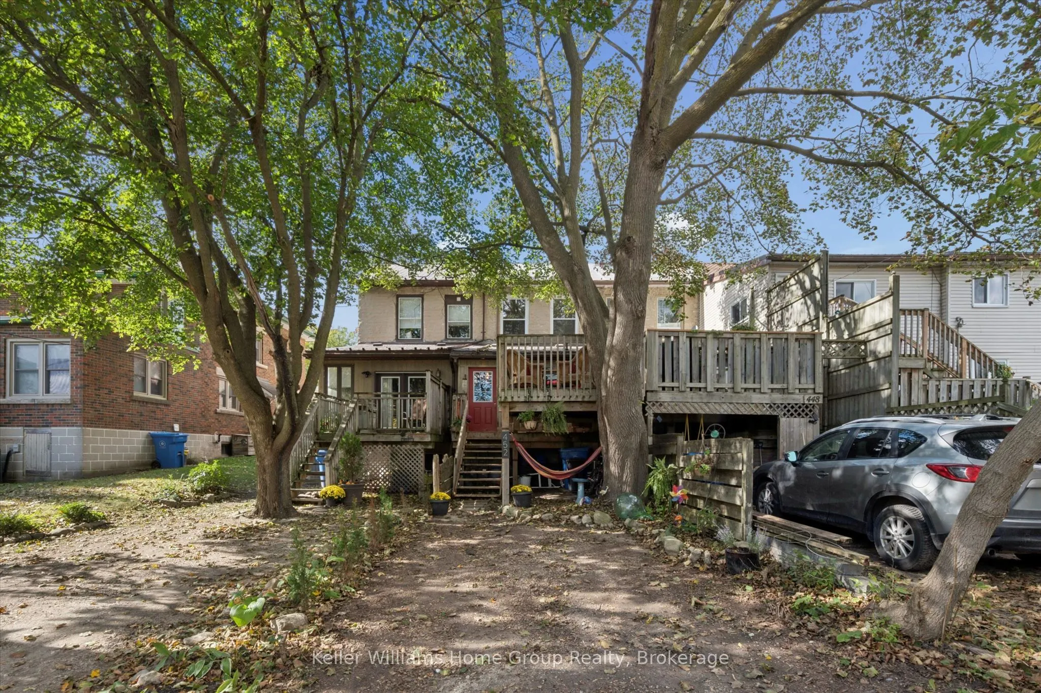 452 St Andrew Street W