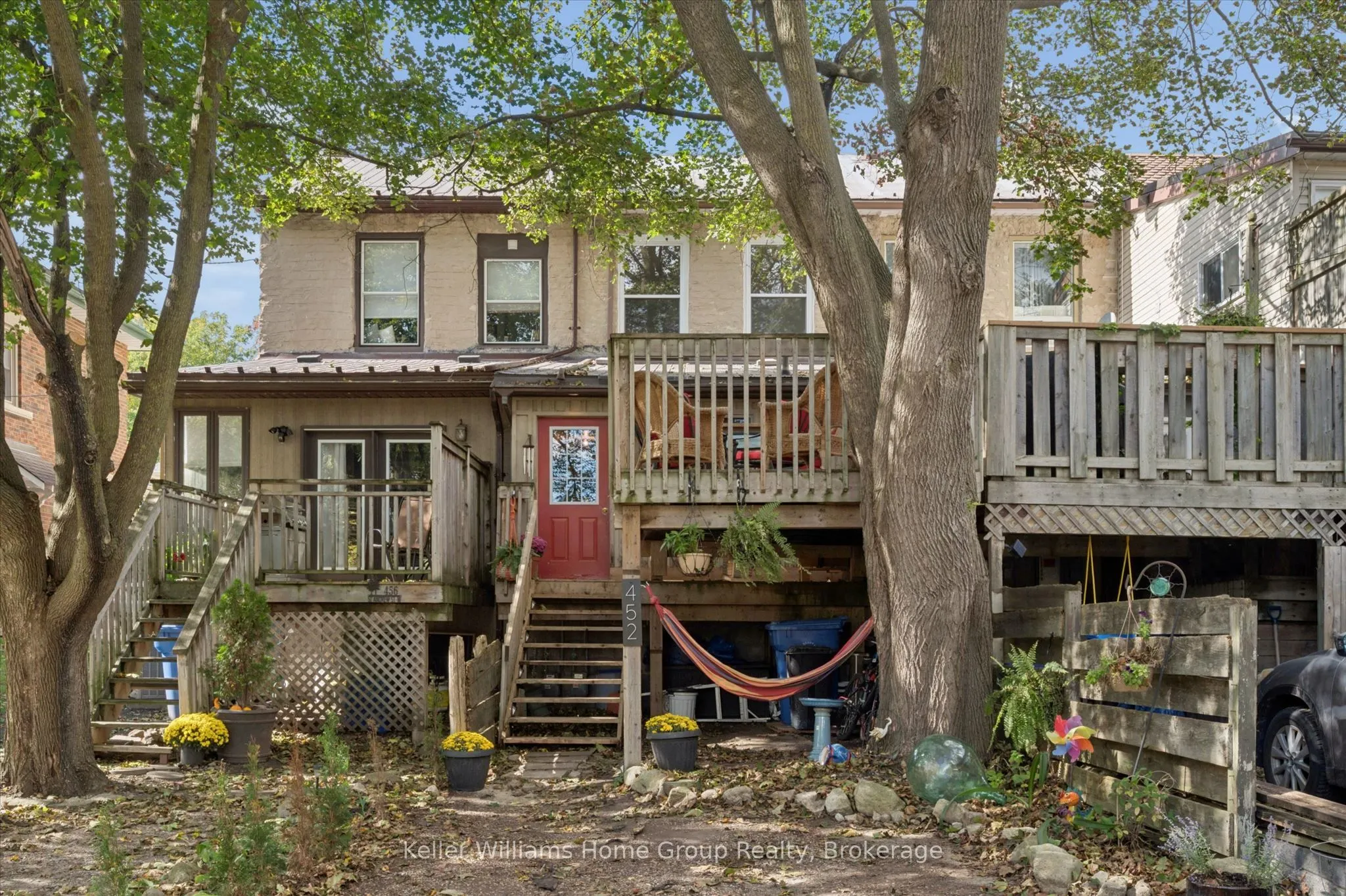 452 St Andrew Street W