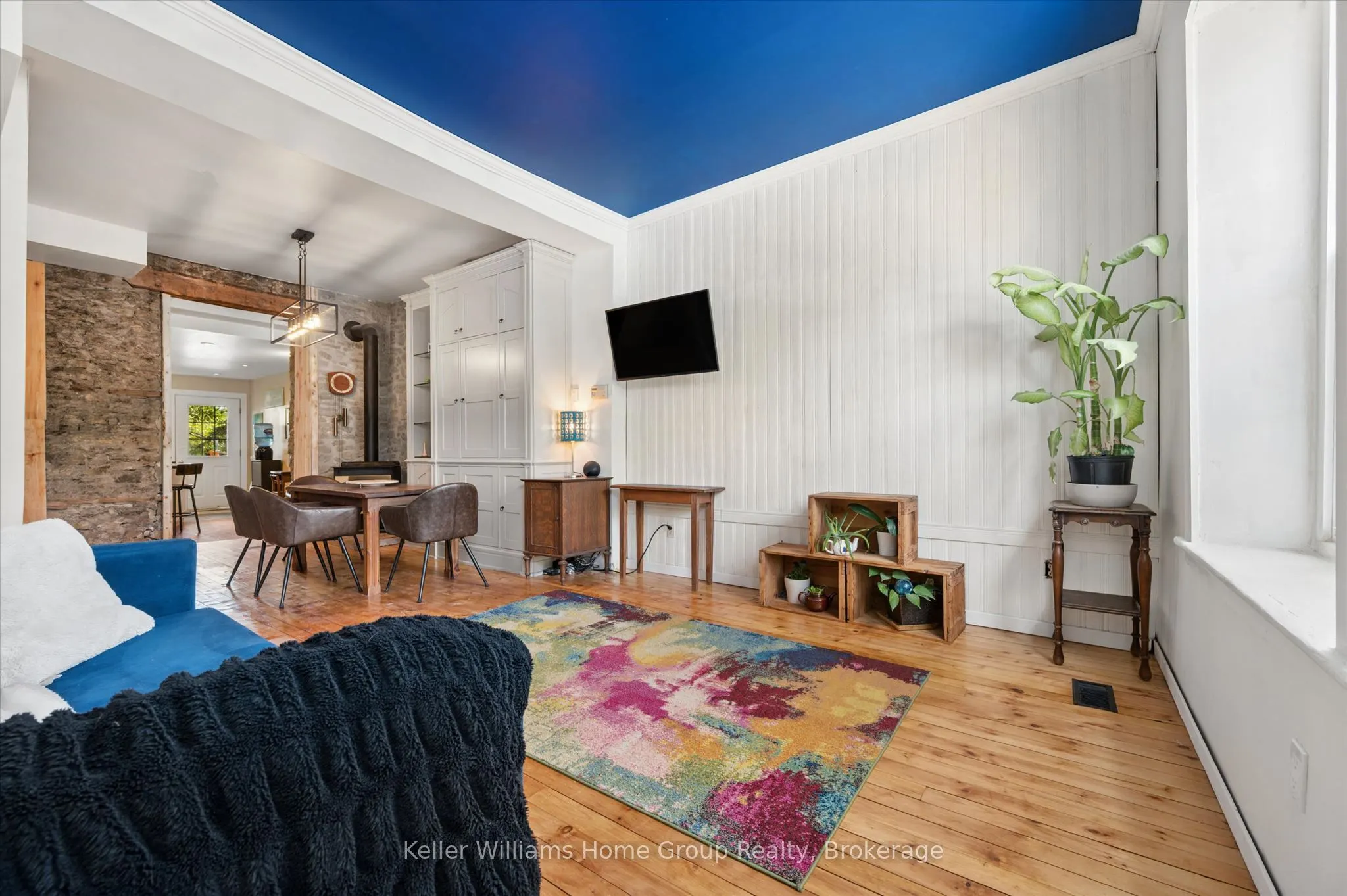 452 St Andrew Street W