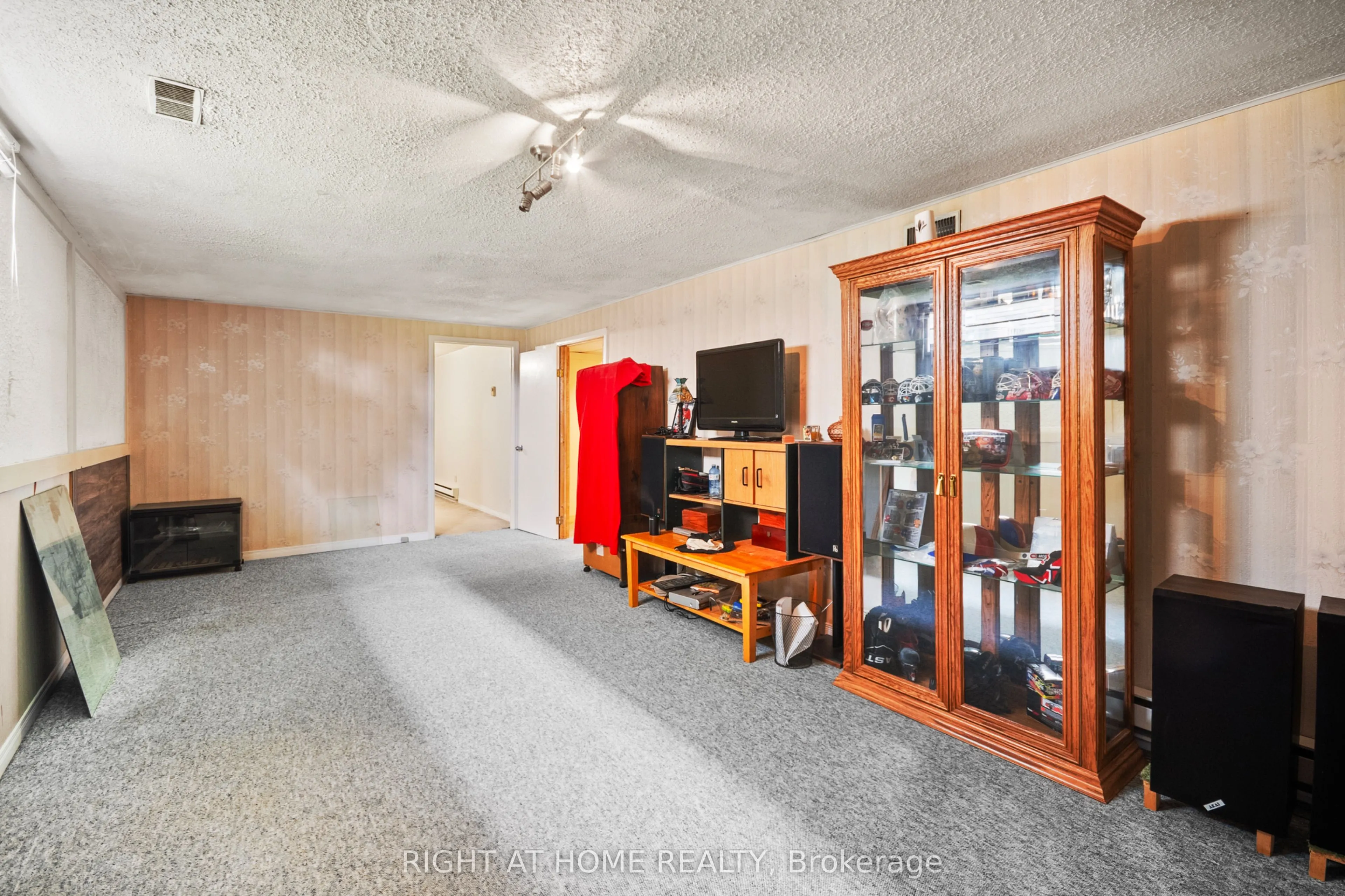 7 Raven Avenue