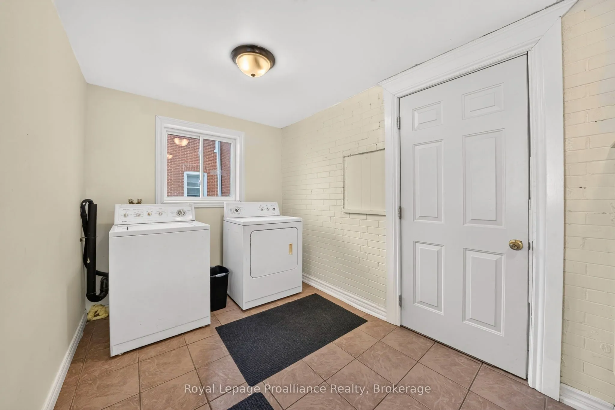 37 Lorne Avenue