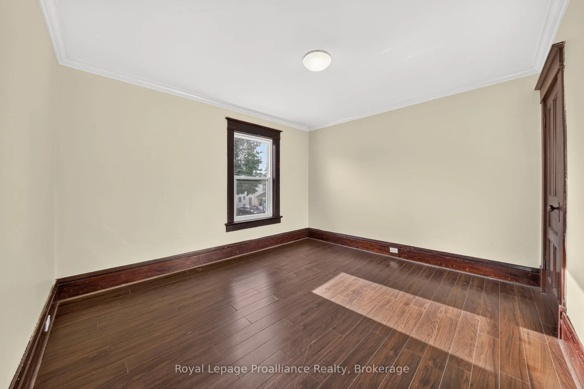37 Lorne Avenue