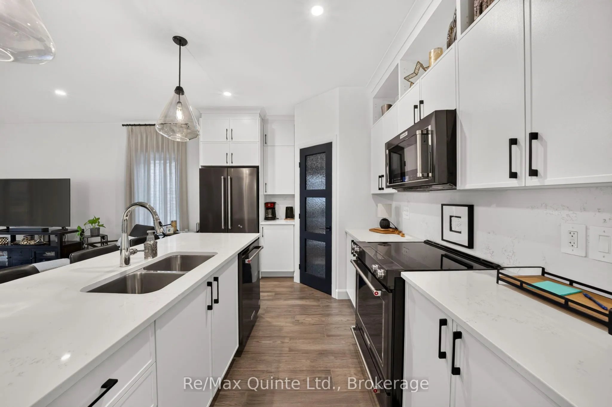 9 Peace River Street