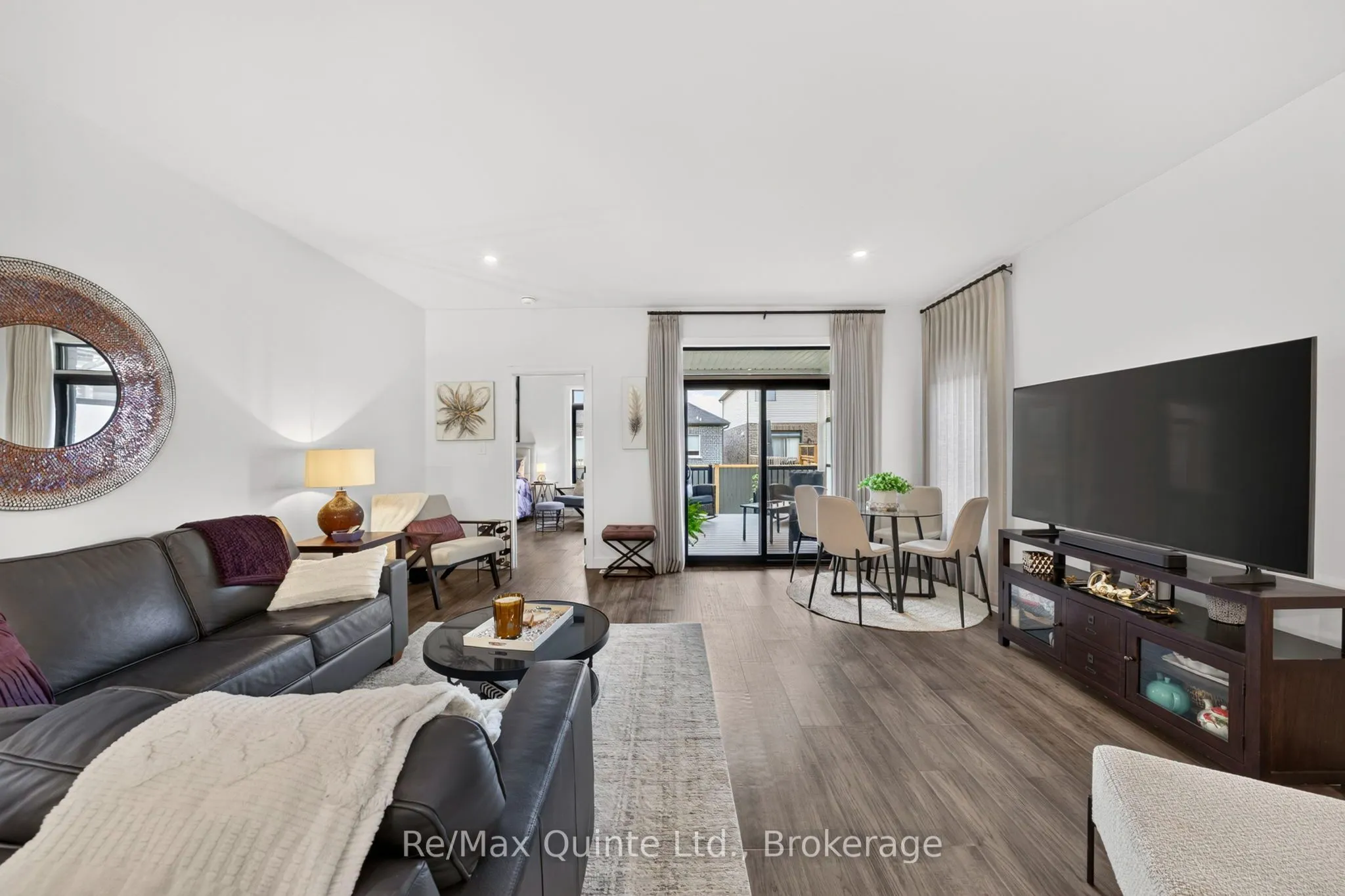 9 Peace River Street