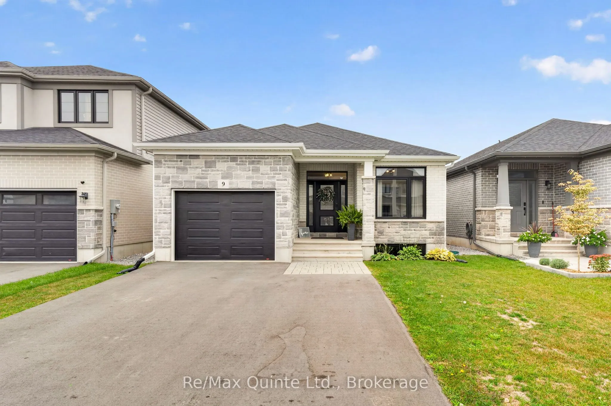 9 Peace River Street