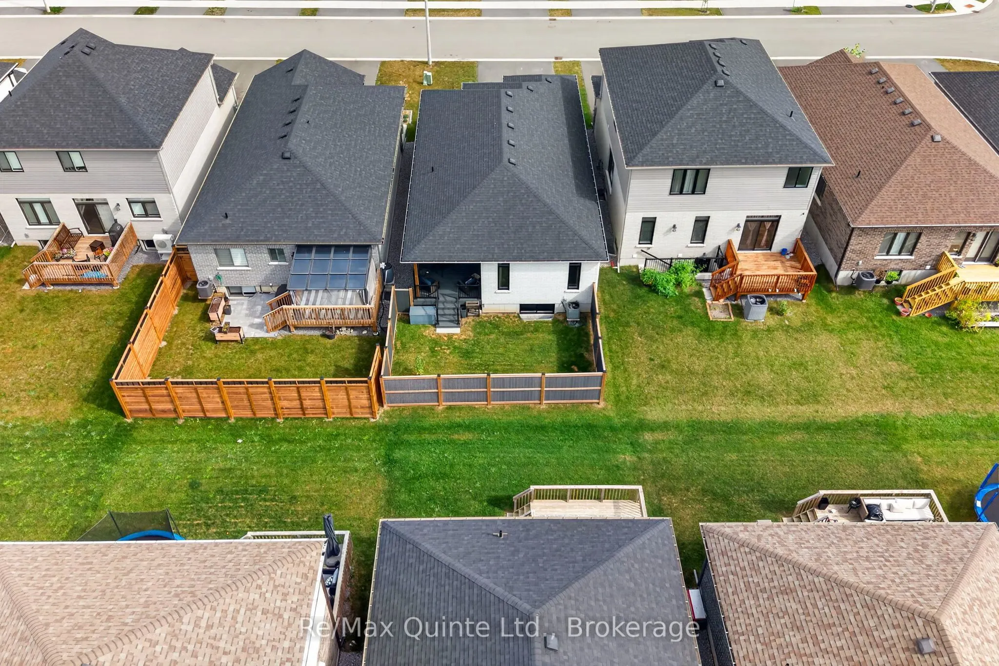 9 Peace River Street