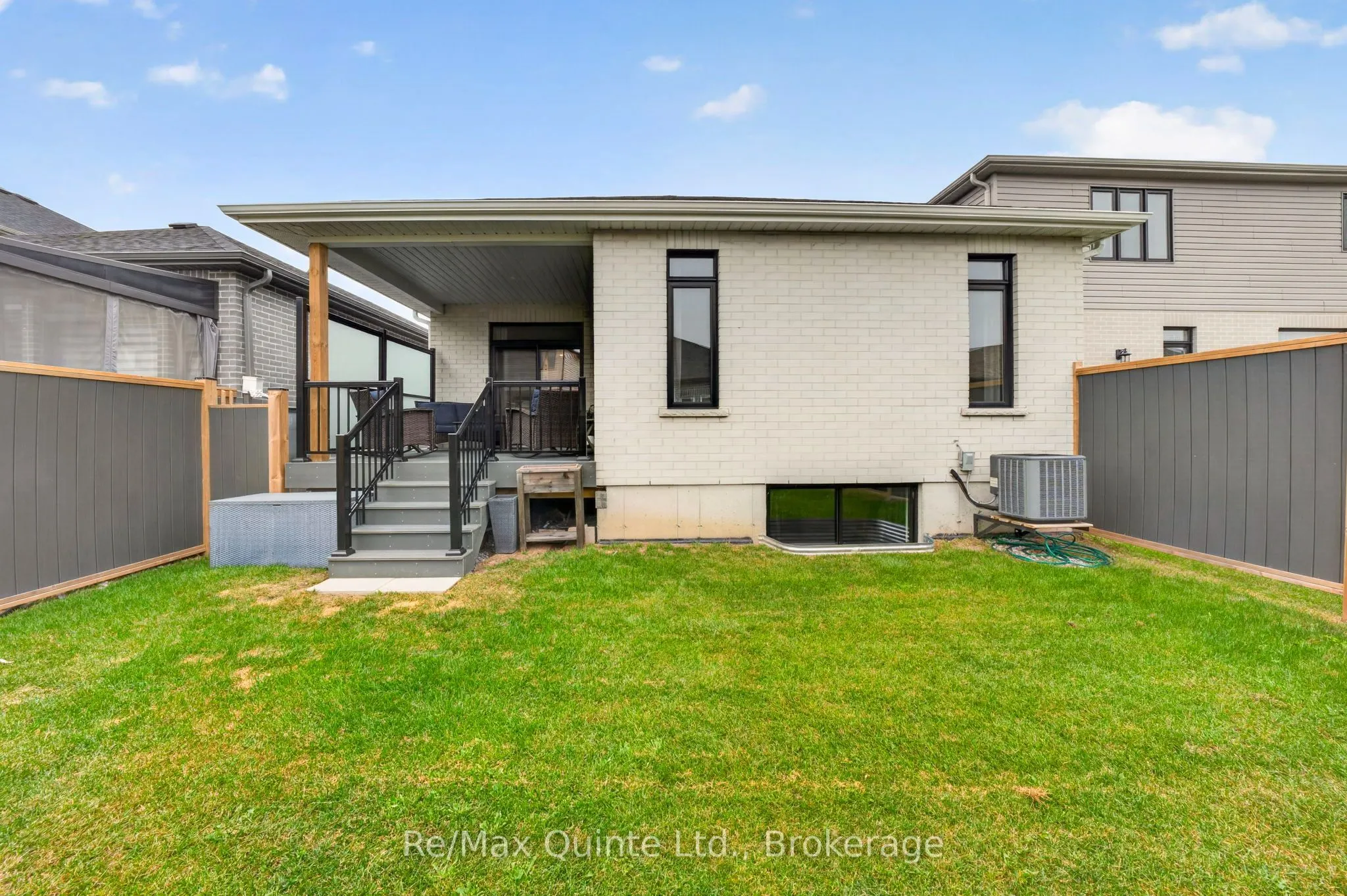 9 Peace River Street