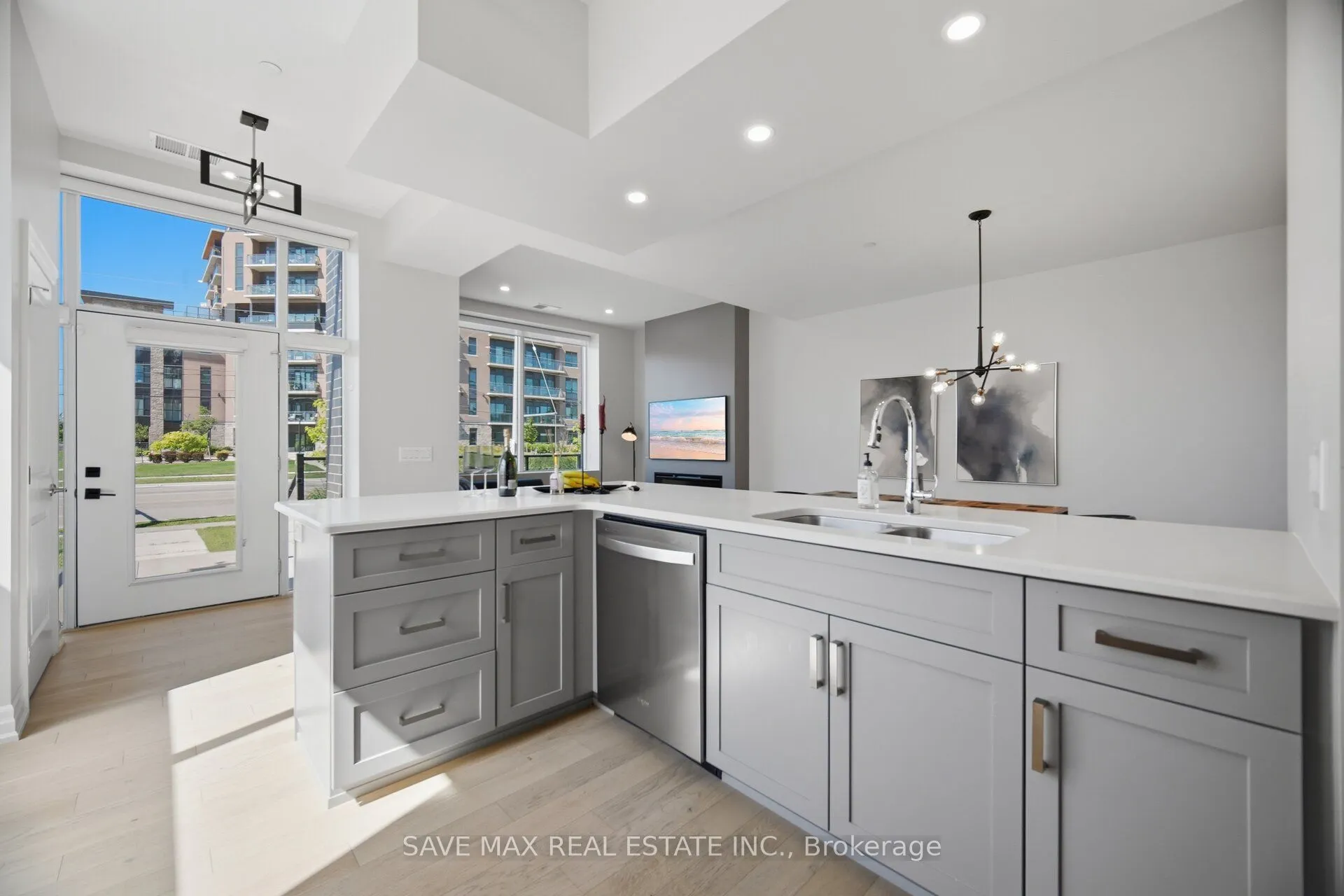 1878 Gordon Street #103