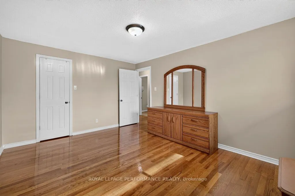 2258 Russell Road