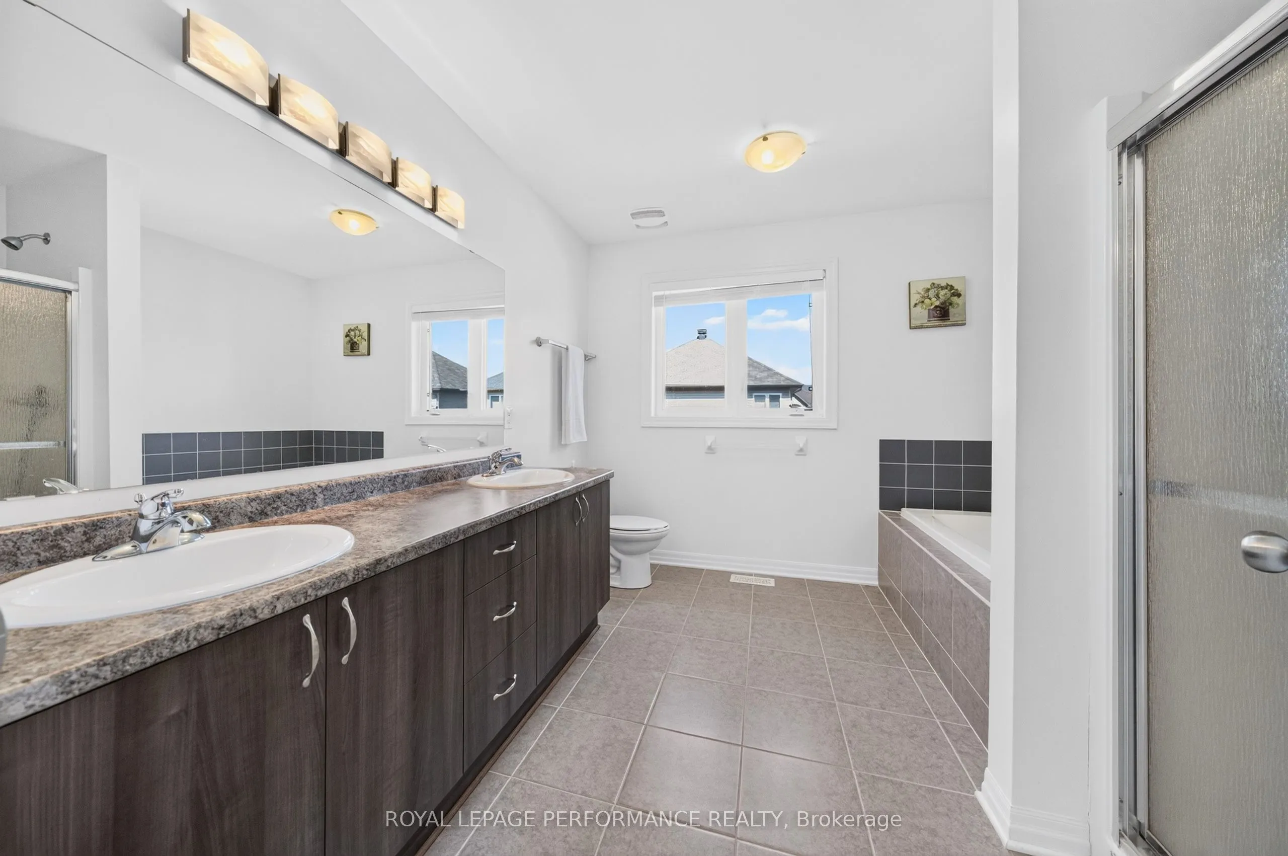 207 Dave Smith Crescent