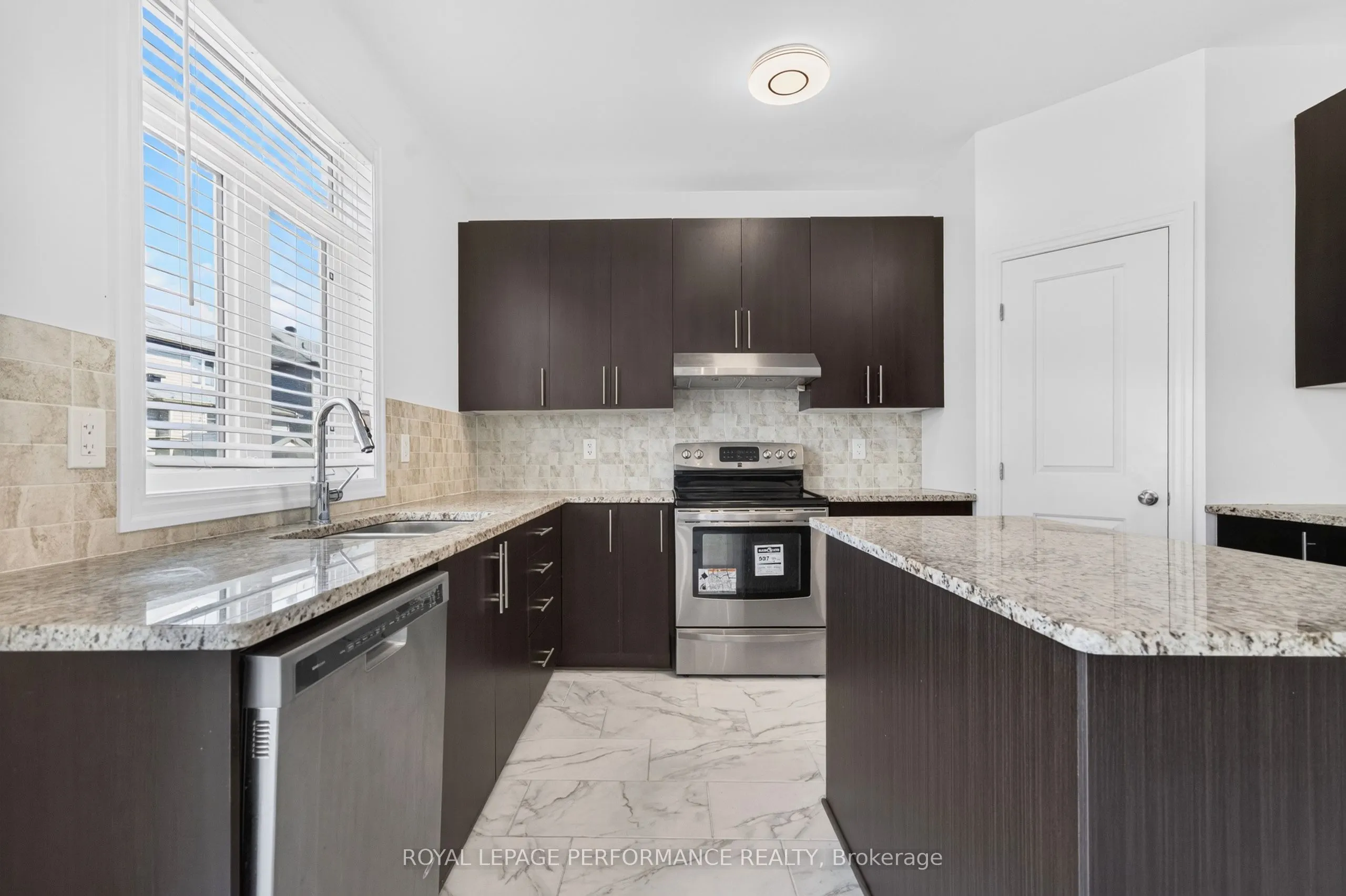 207 Dave Smith Crescent