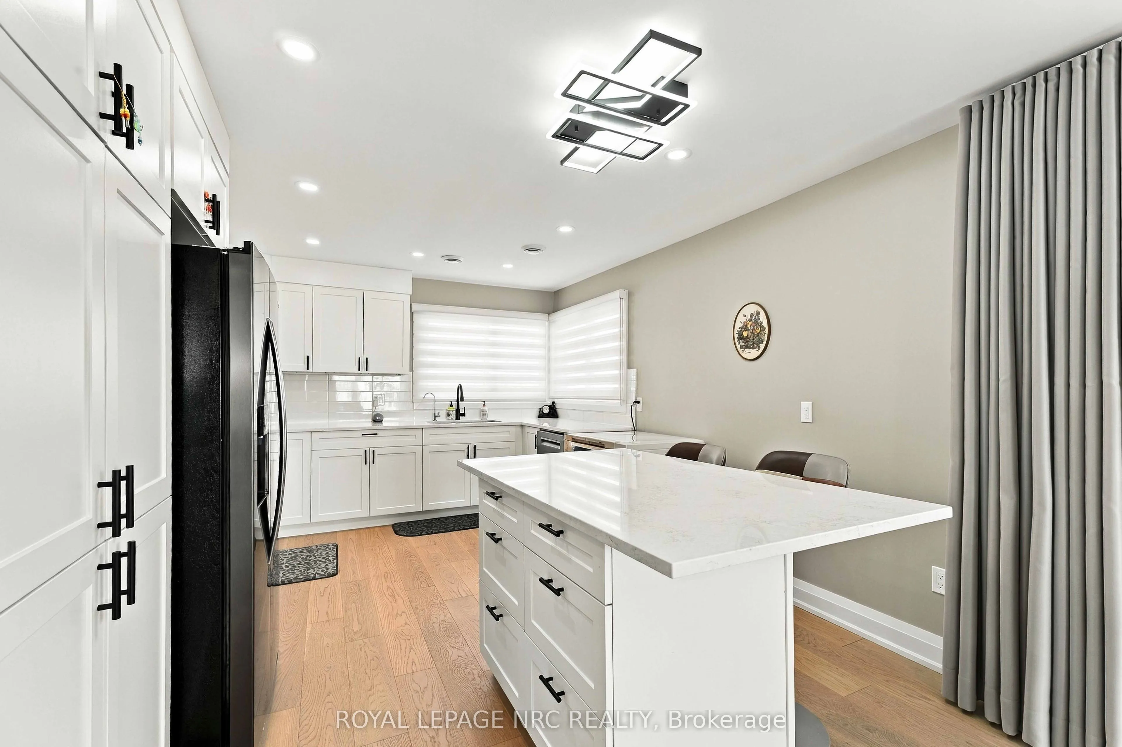 1530 NIAGARA STONE Road