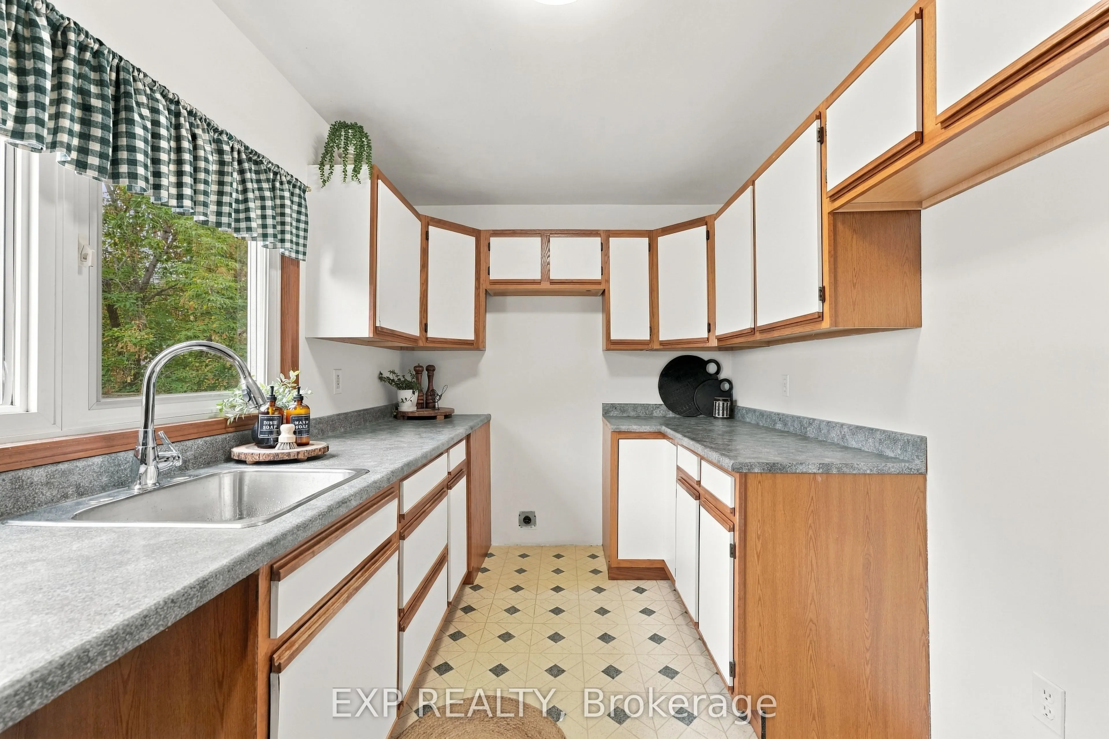 724 Mckellar Street