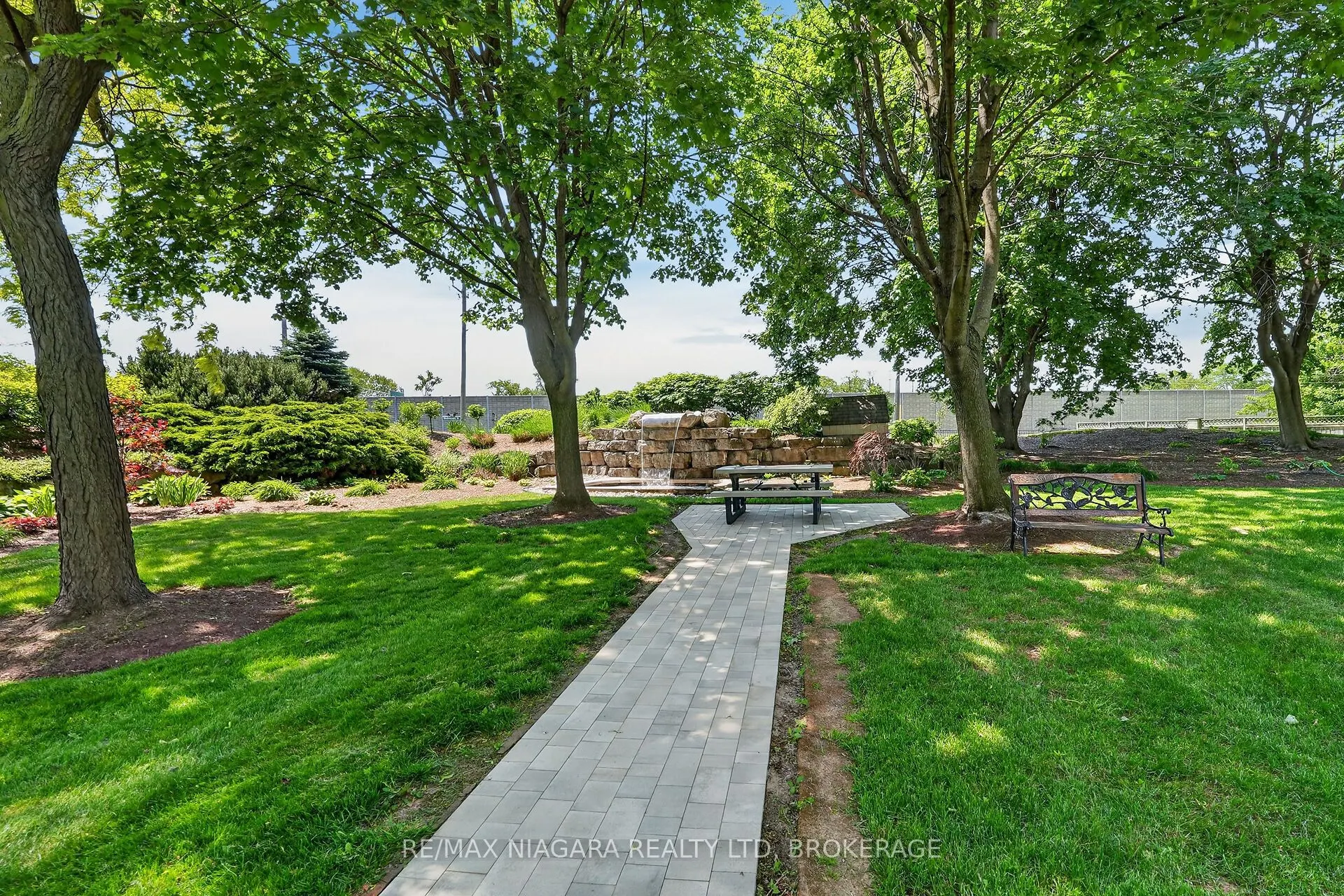 81 Scott Street #711