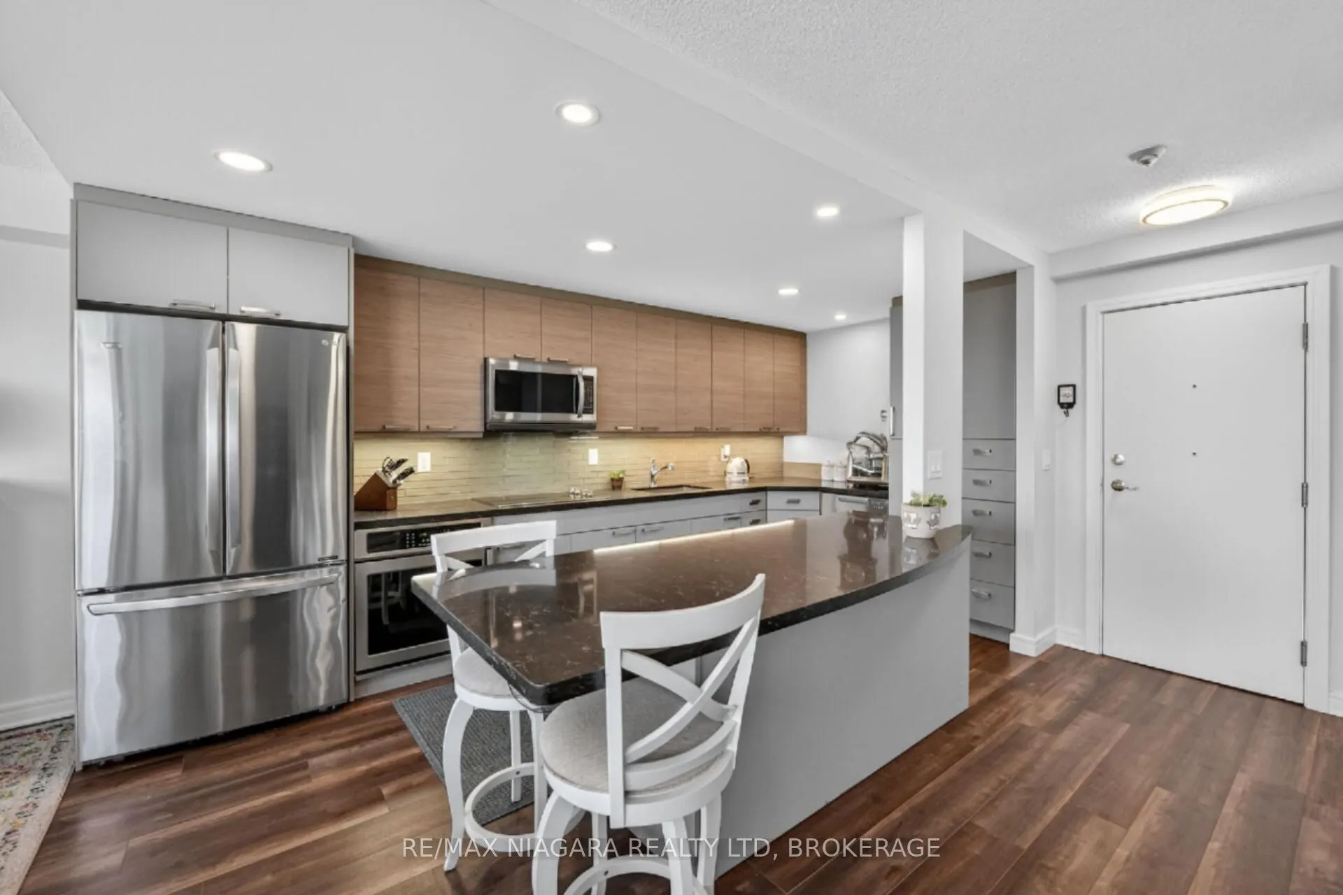 81 Scott Street #711