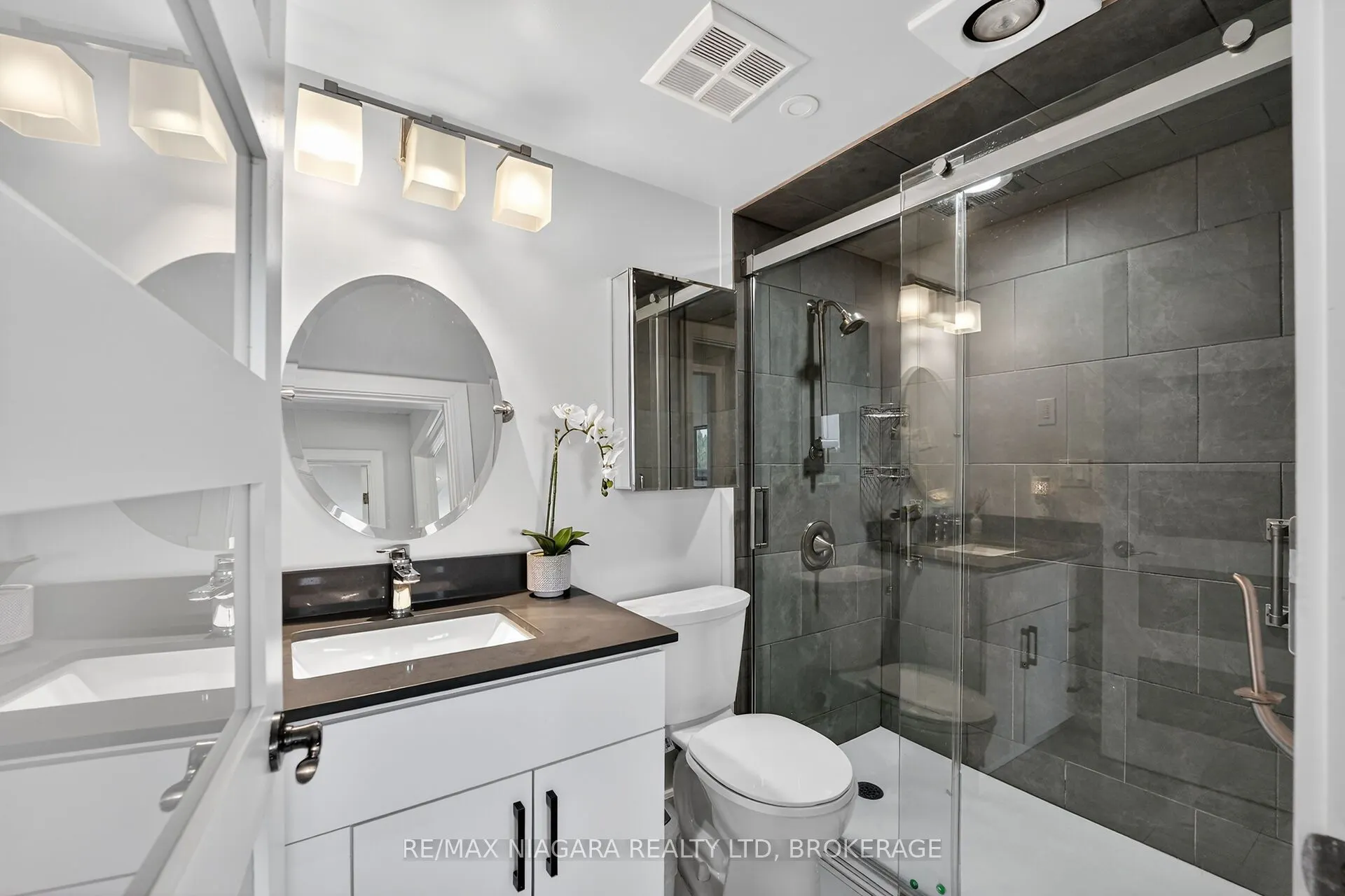 81 Scott Street #711