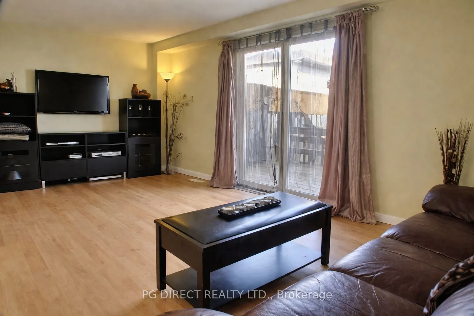 100 Foxglove Crescent