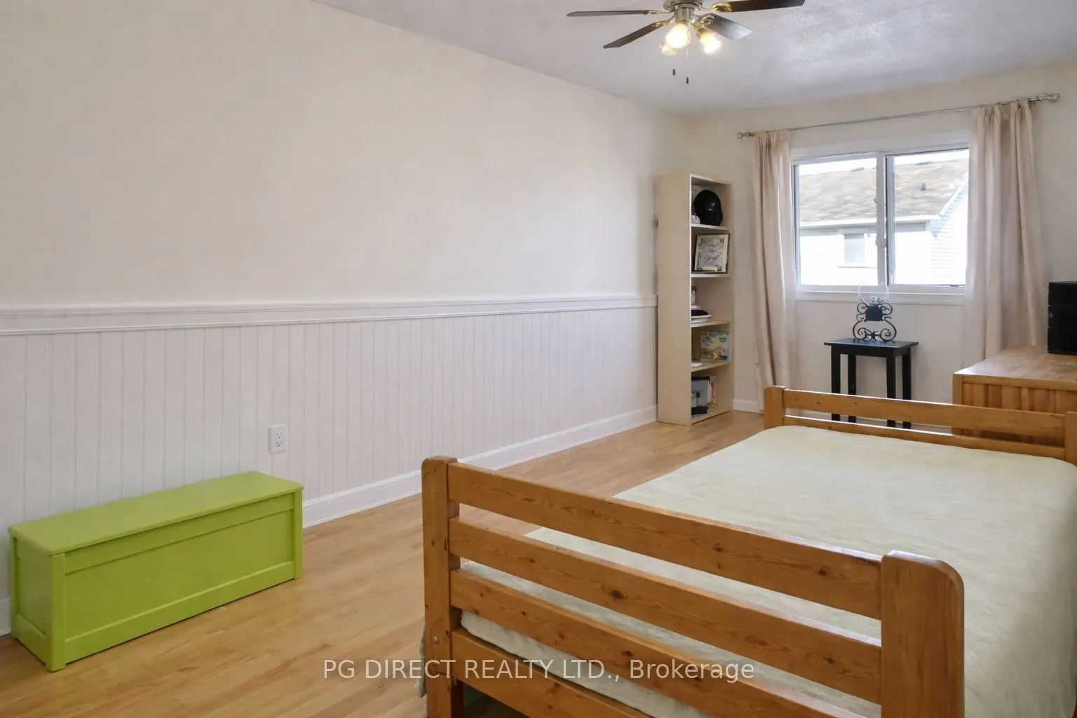 100 Foxglove Crescent