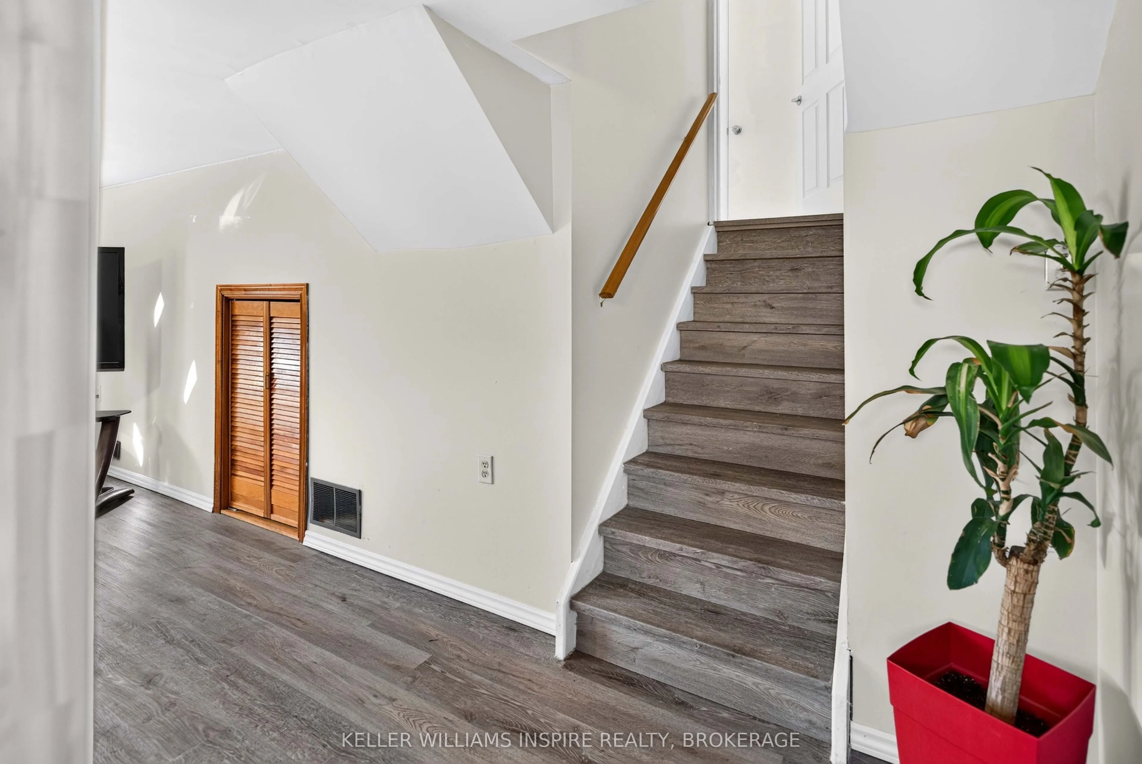 896 Mona Drive