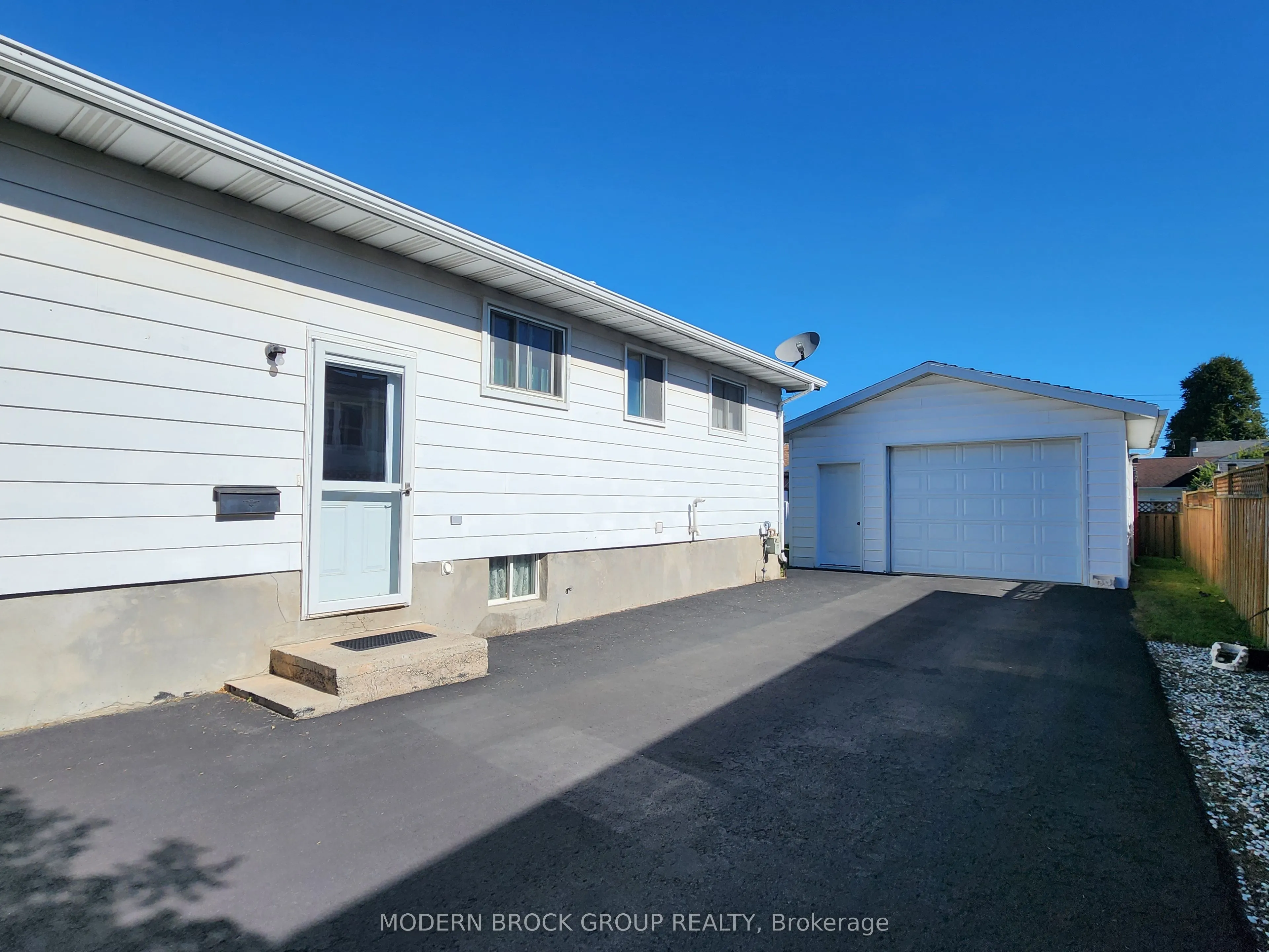 944 Mackenzie Road