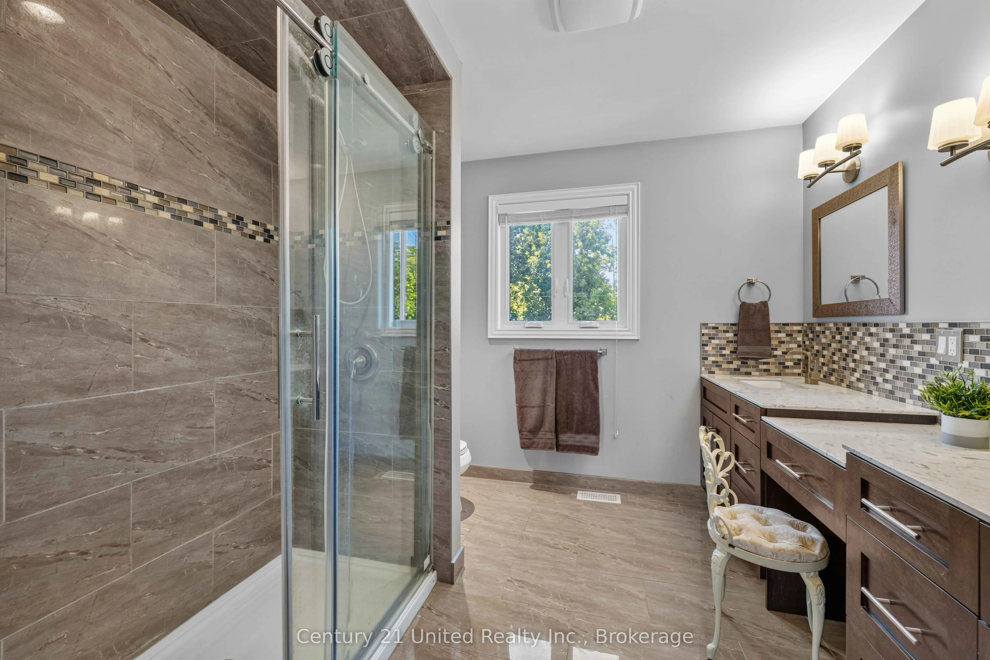 214 Hillview Drive
