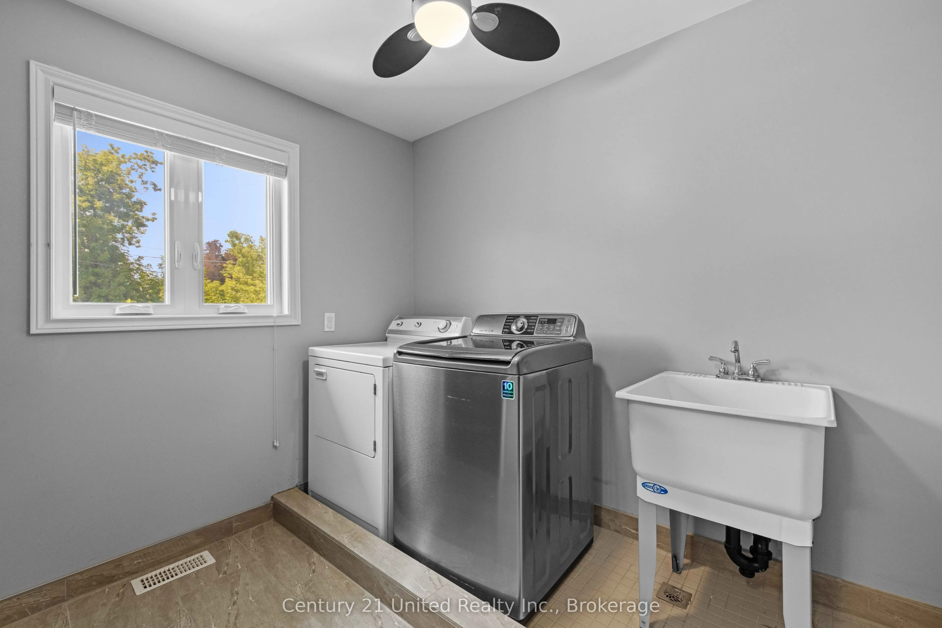 214 Hillview Drive