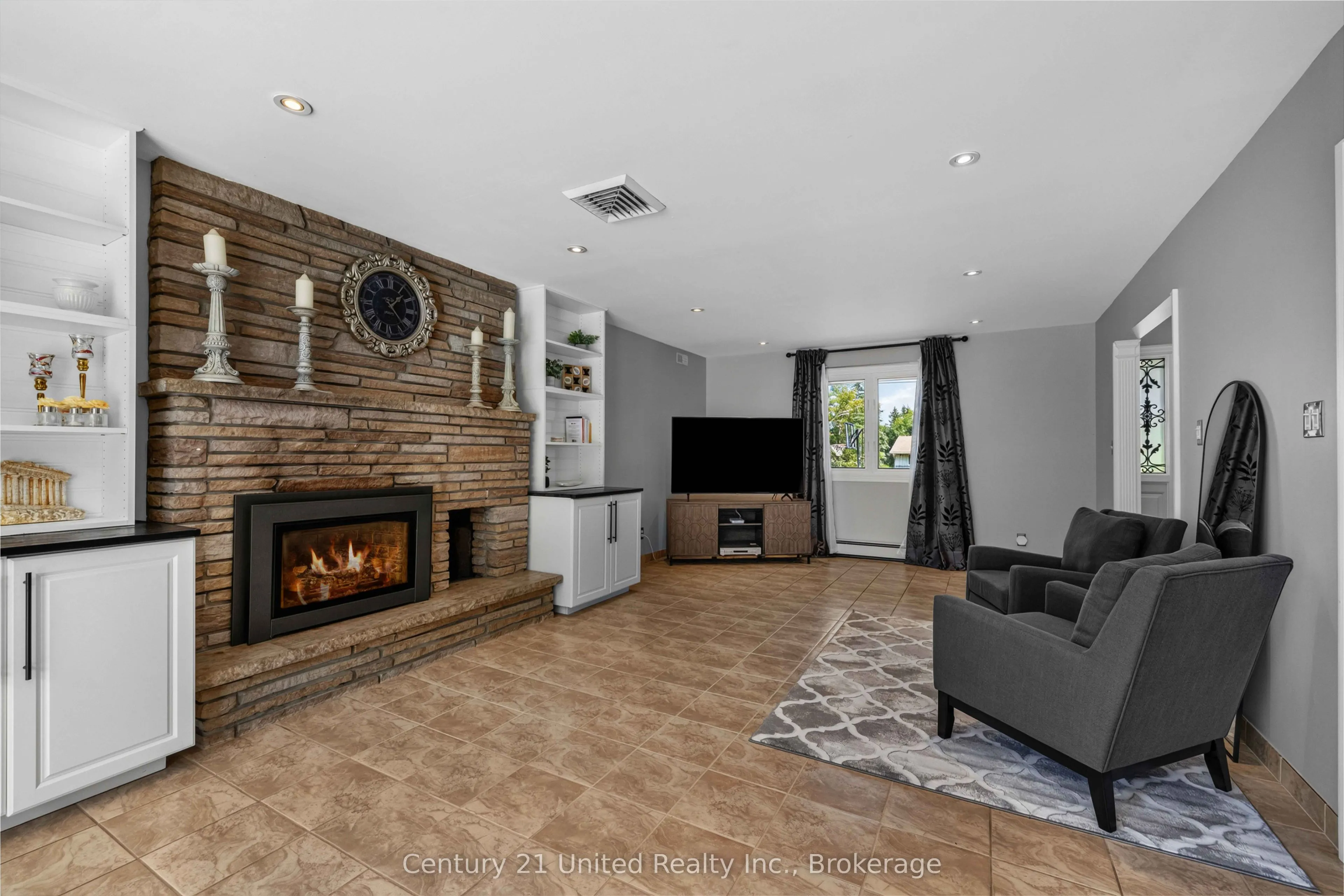 214 Hillview Drive